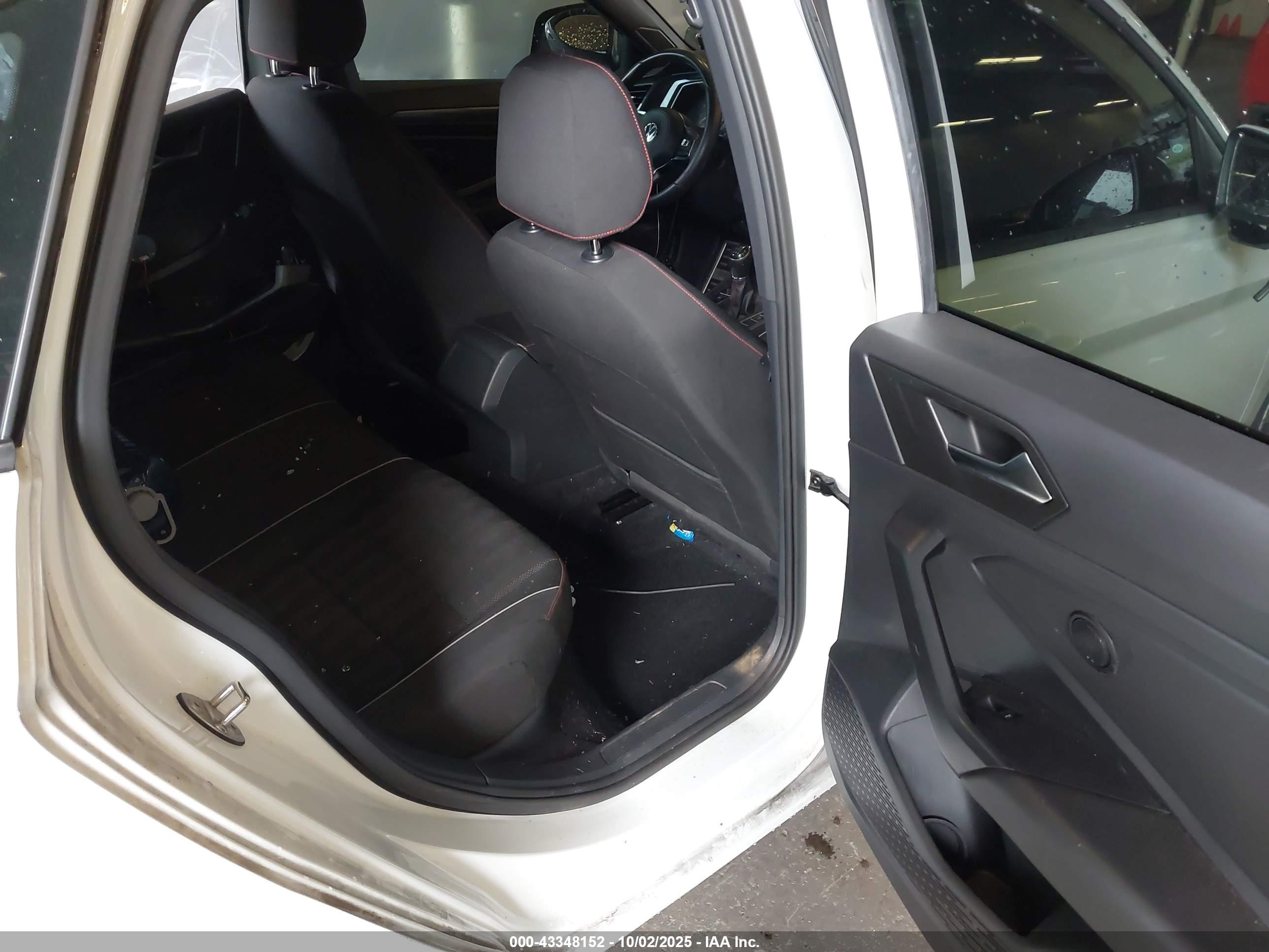 VOLKSWAGEN JETTA image 8