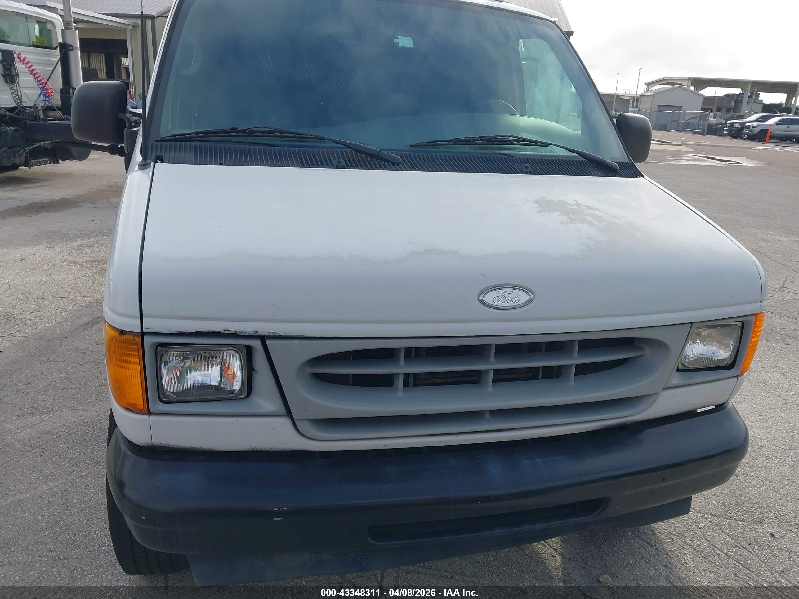 FORD E-250 image 6