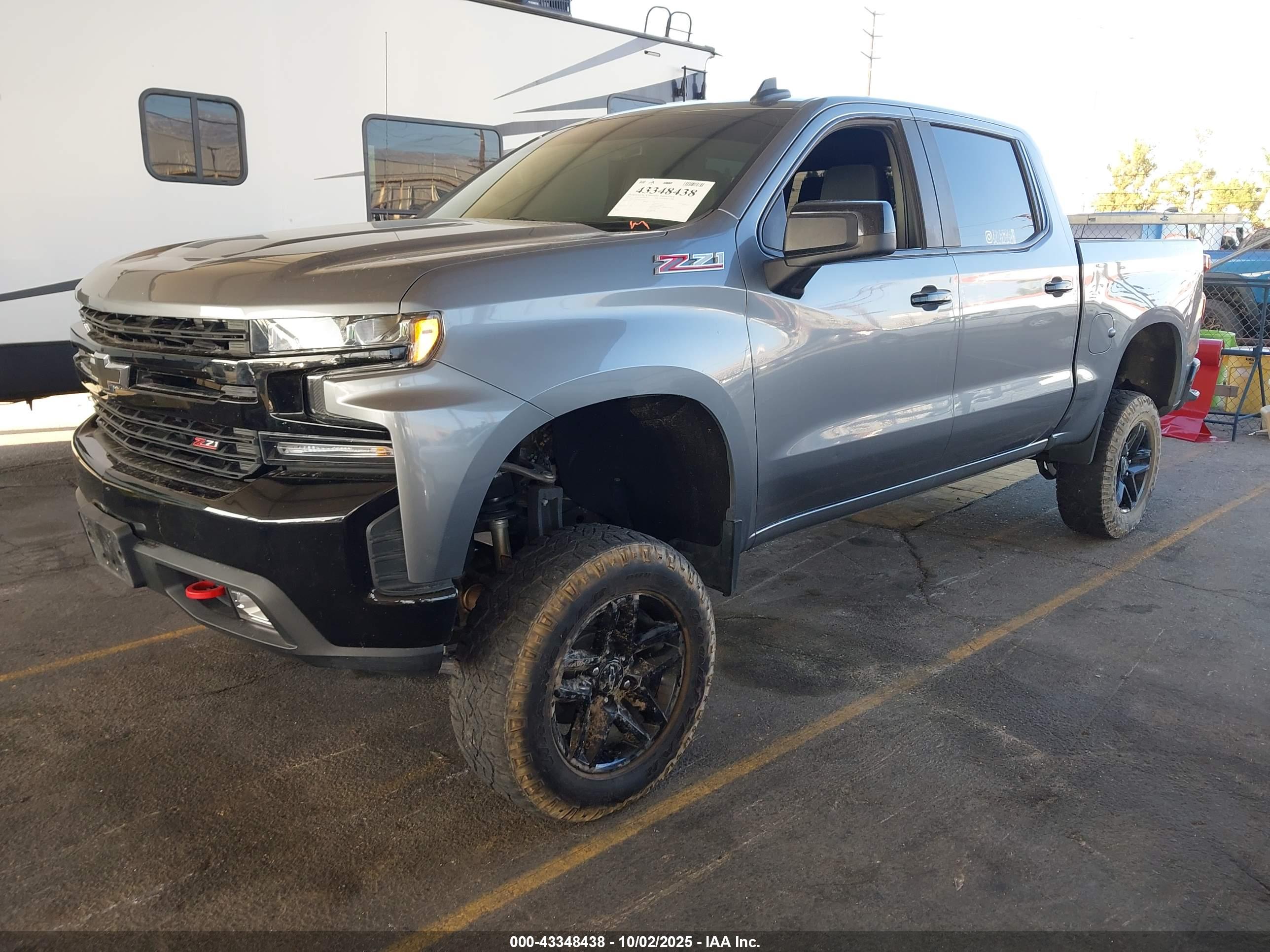 CHEVROLET SILVERADO image 2
