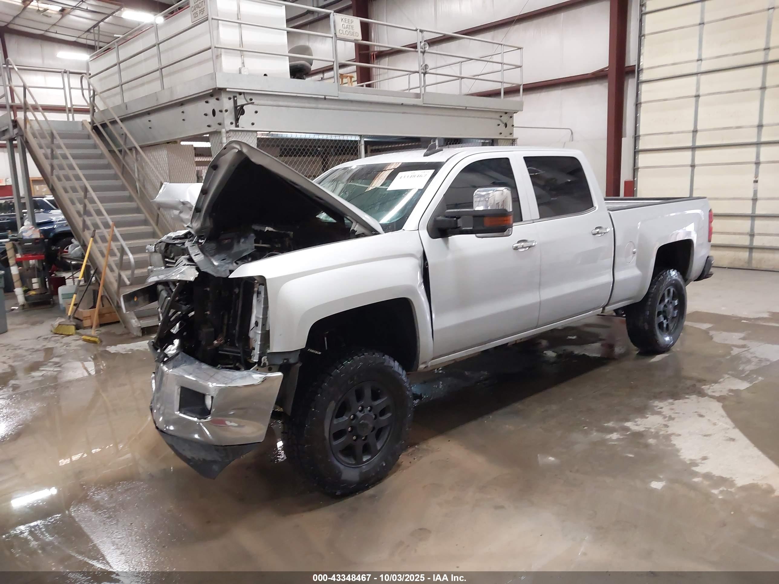 CHEVROLET SILVERADO image 2