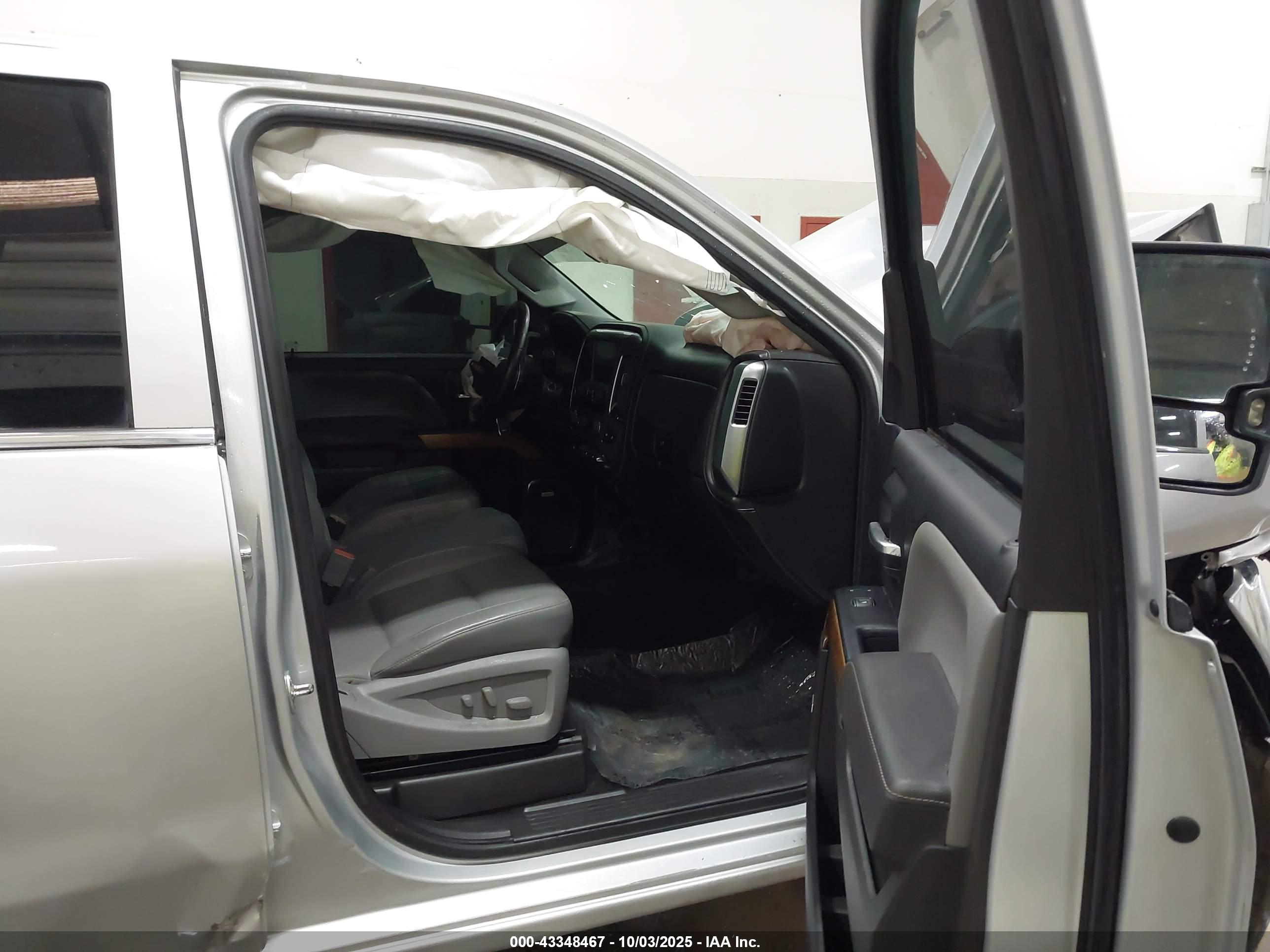 CHEVROLET SILVERADO image 5