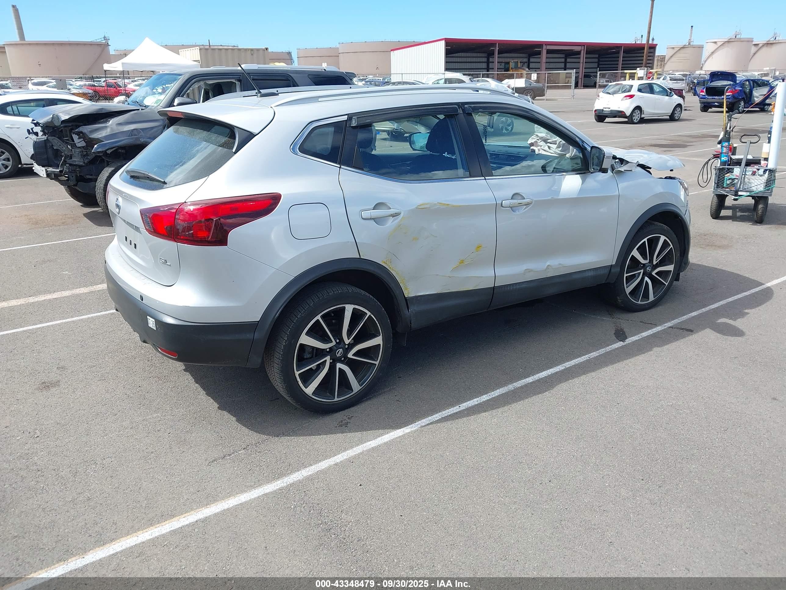 NISSAN ROGUE image 4