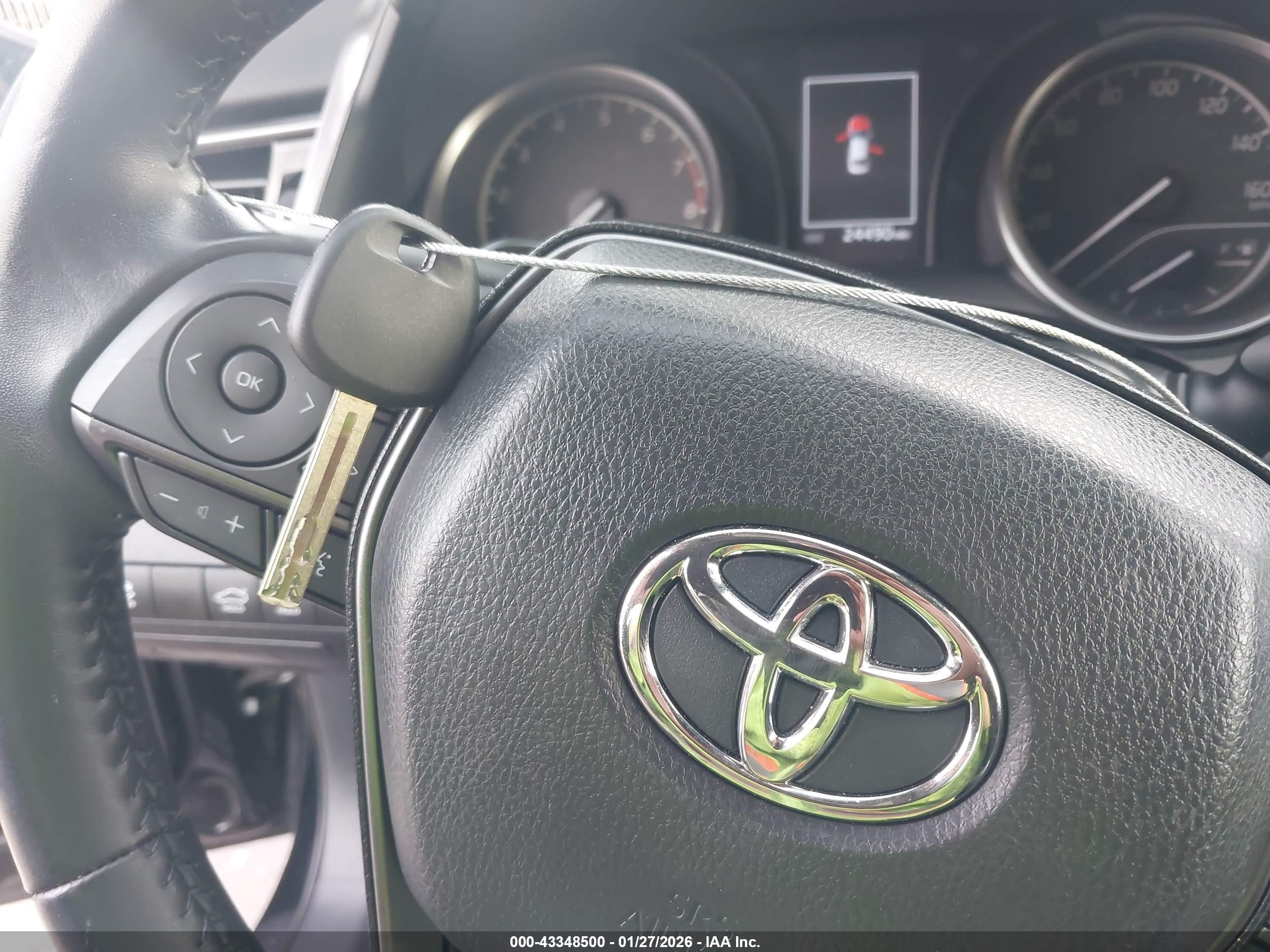 TOYOTA CAMRY image 11