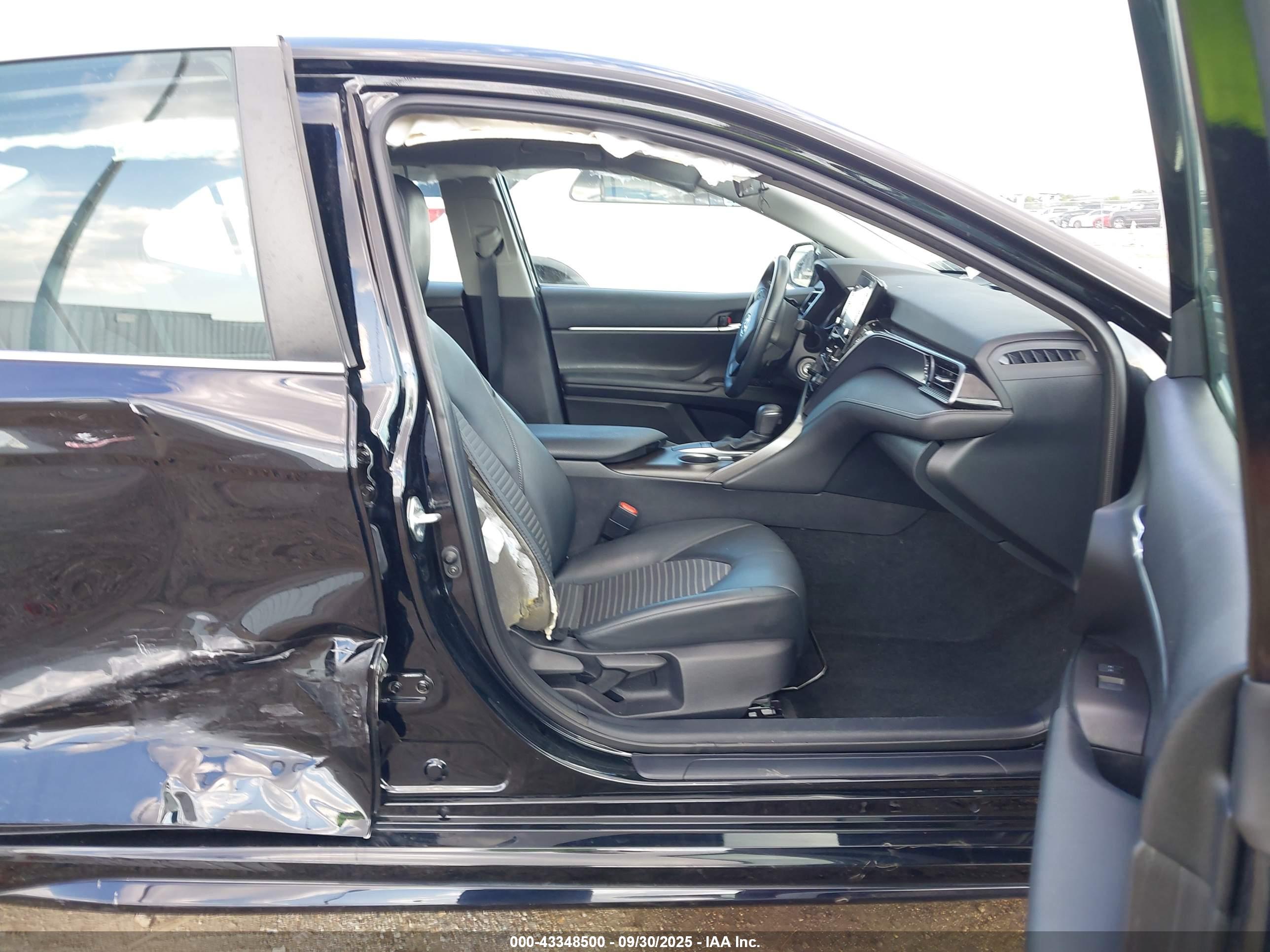 TOYOTA CAMRY image 5