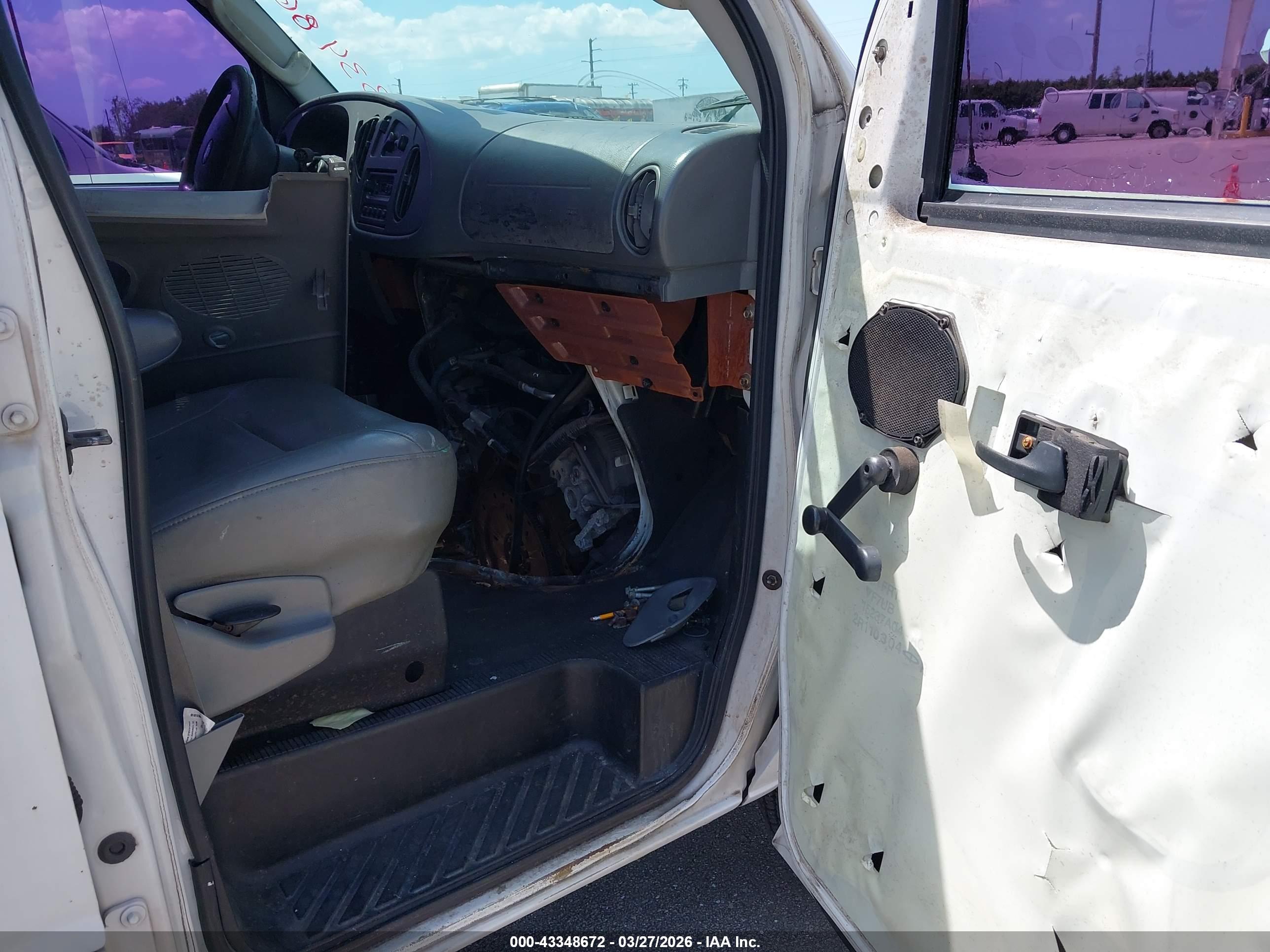 FORD E-350 image 5