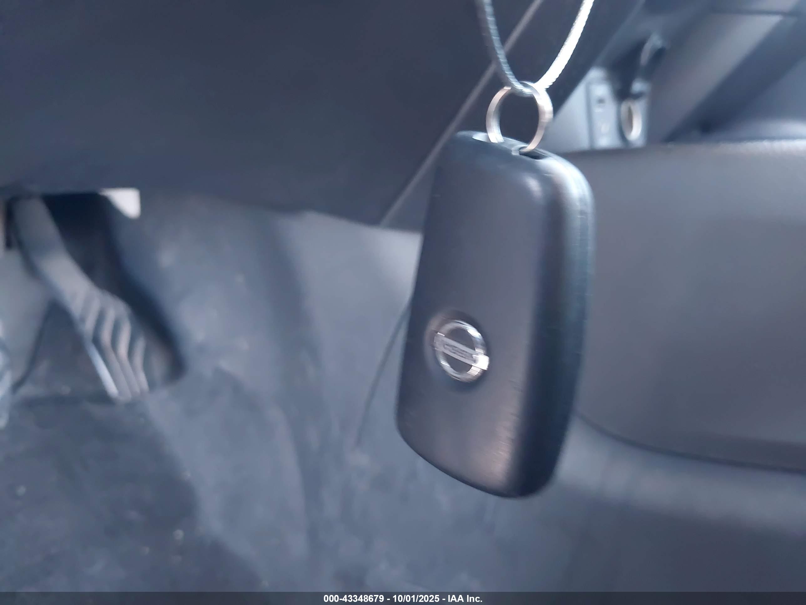 NISSAN ROGUE image 11