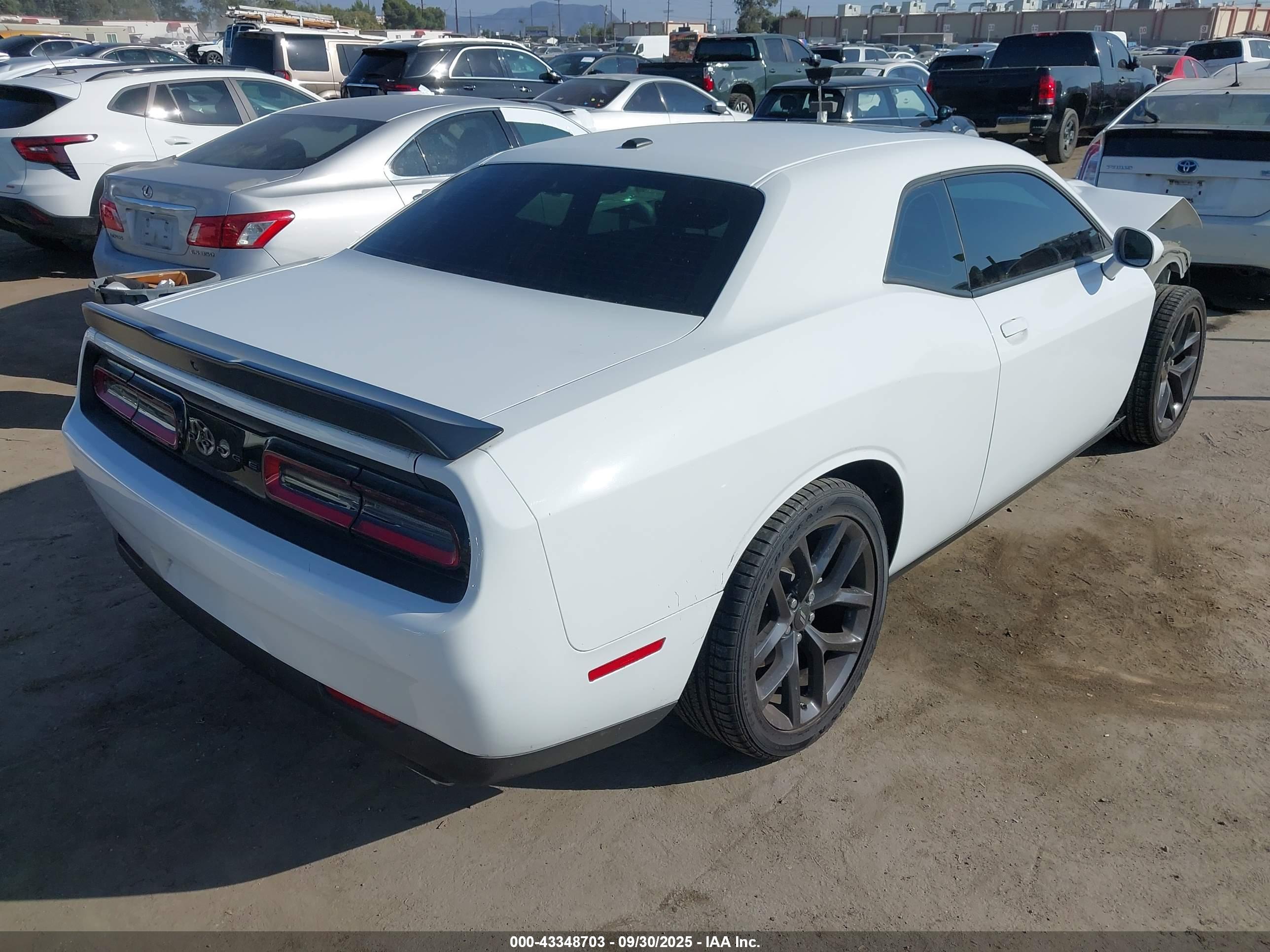 DODGE CHALLENGER image 4