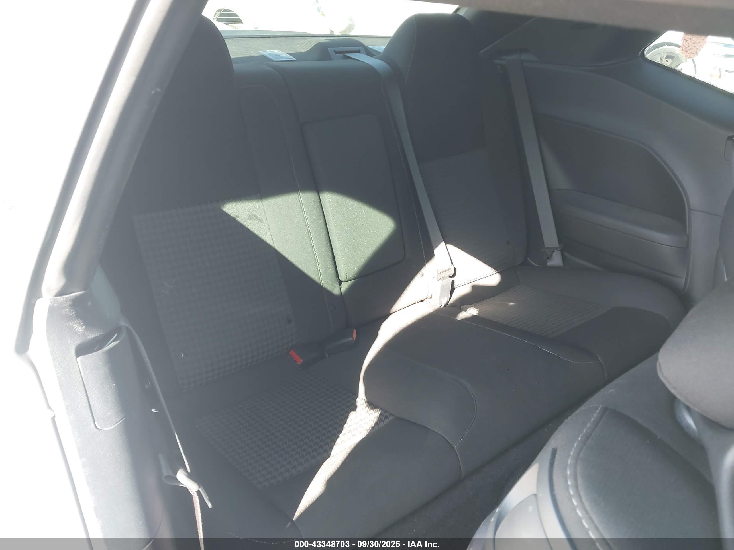 DODGE CHALLENGER image 8