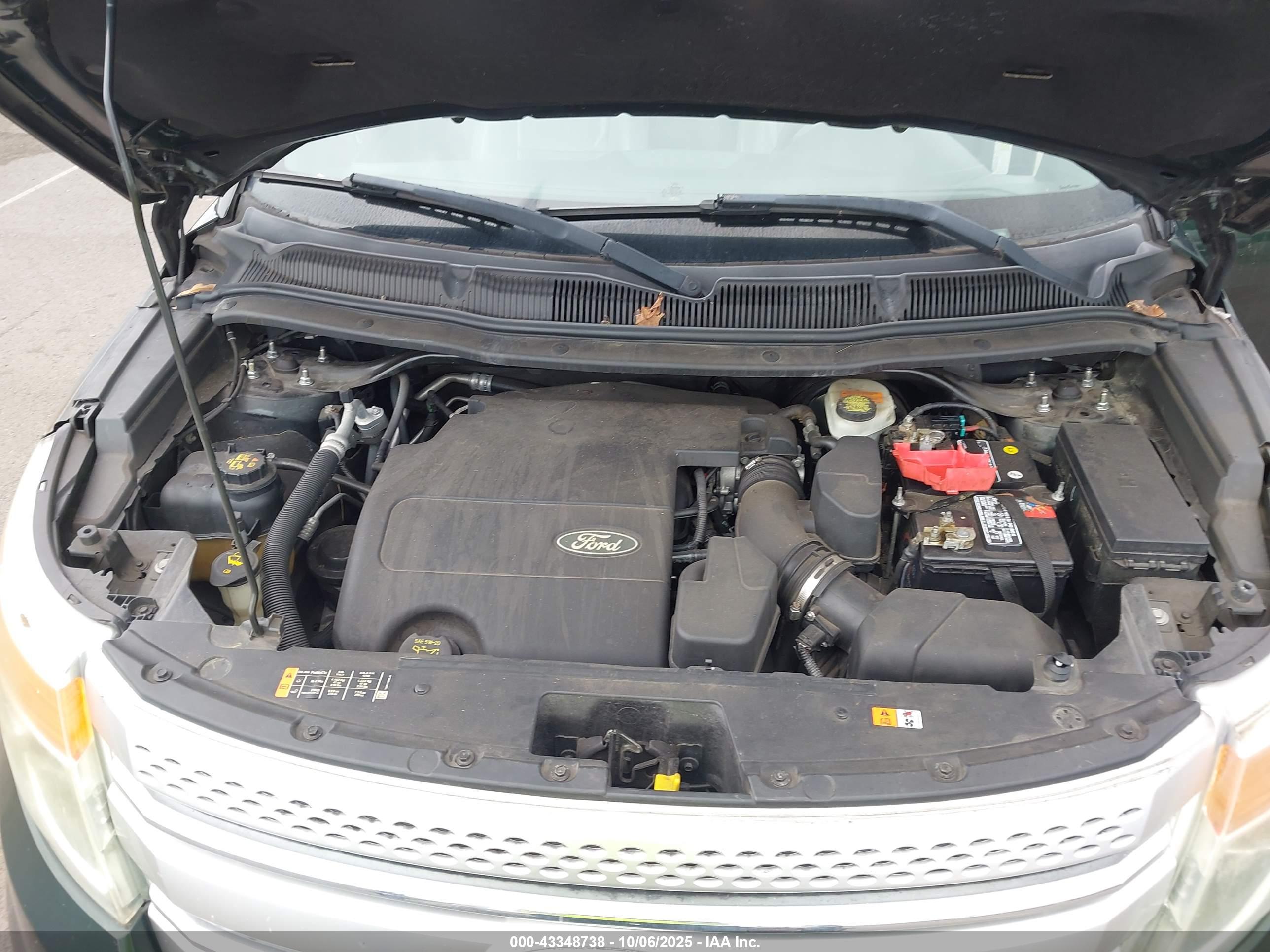 FORD EXPLORER image 10