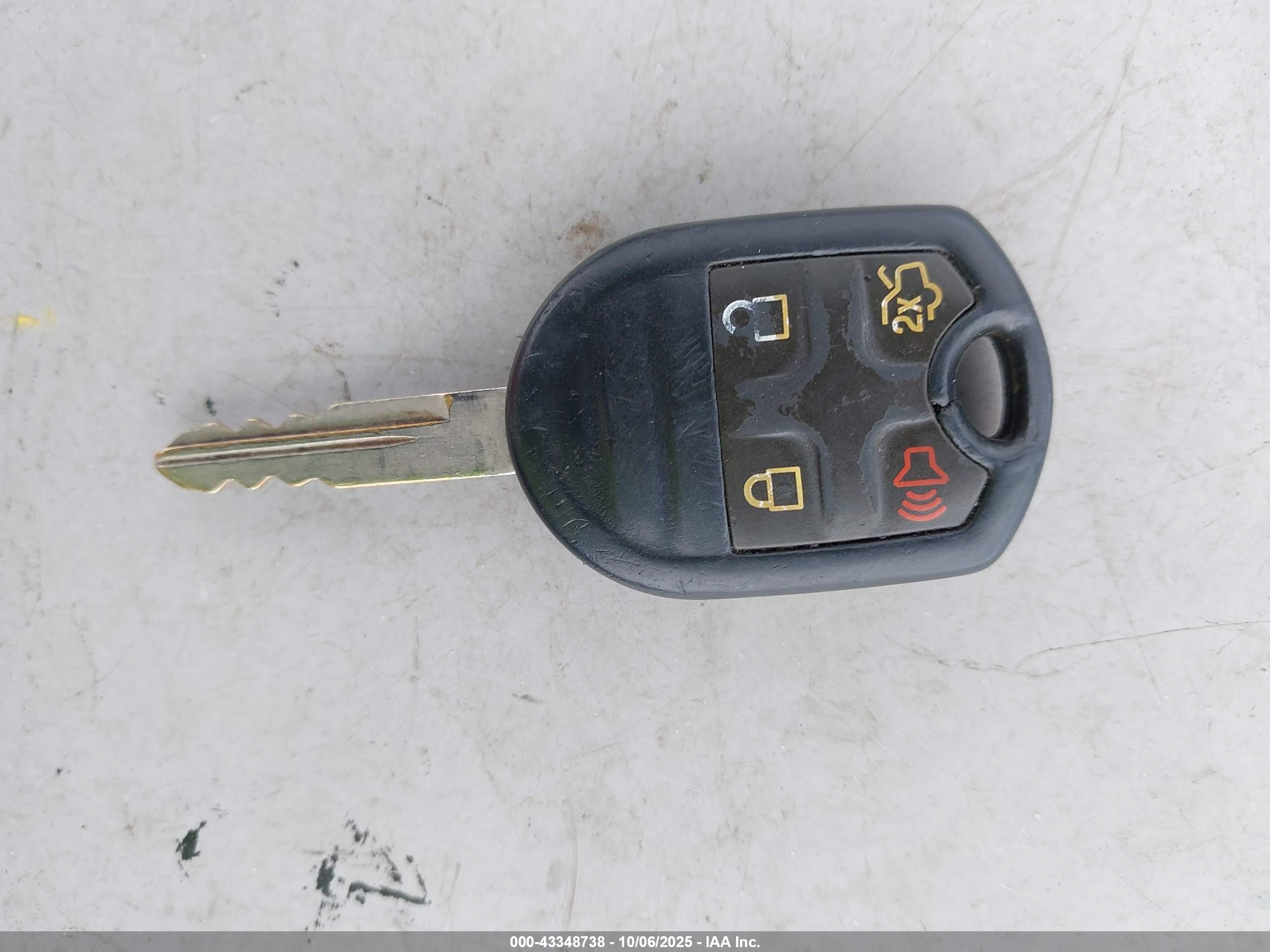 FORD EXPLORER image 11