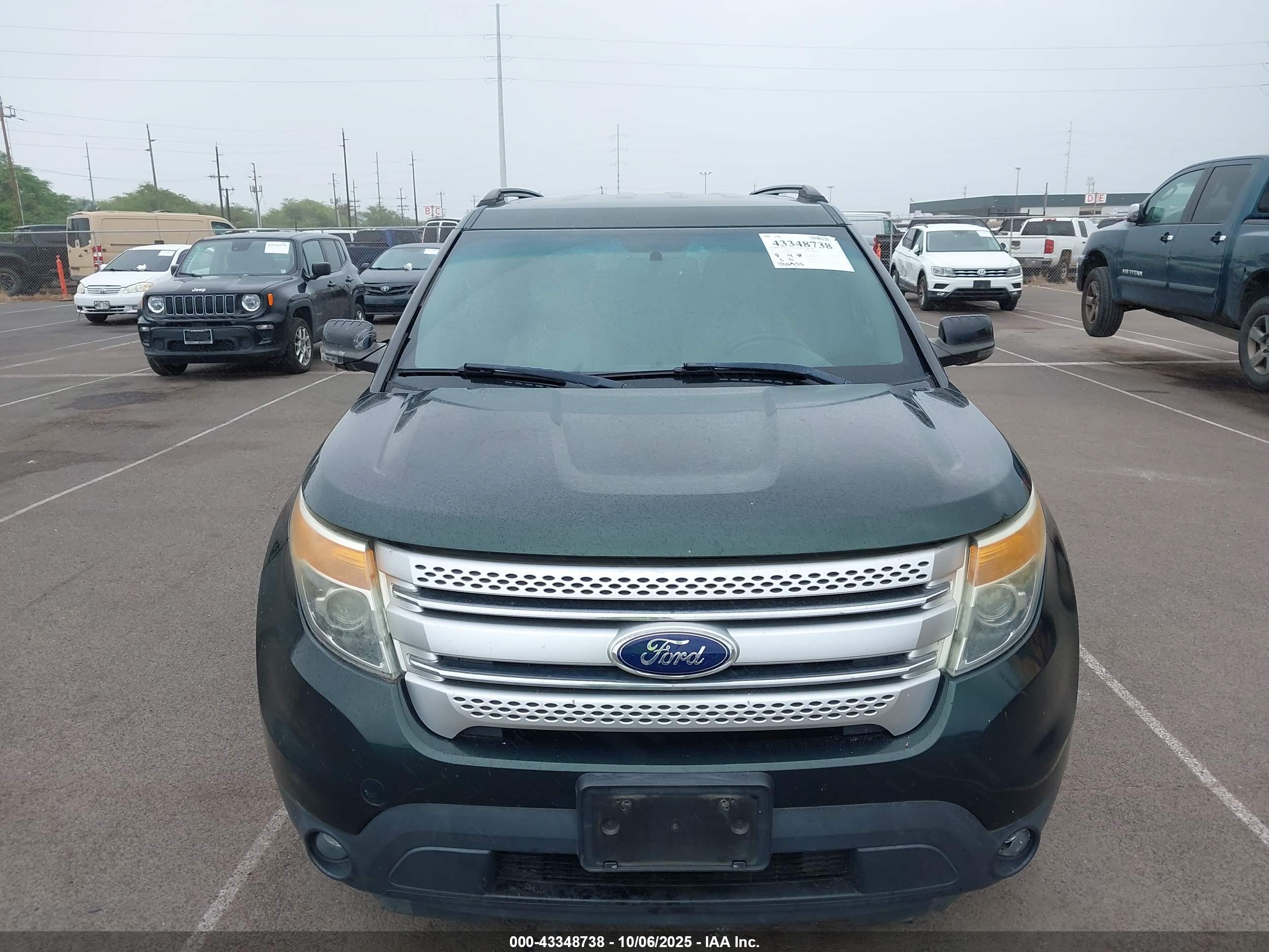 FORD EXPLORER image 6