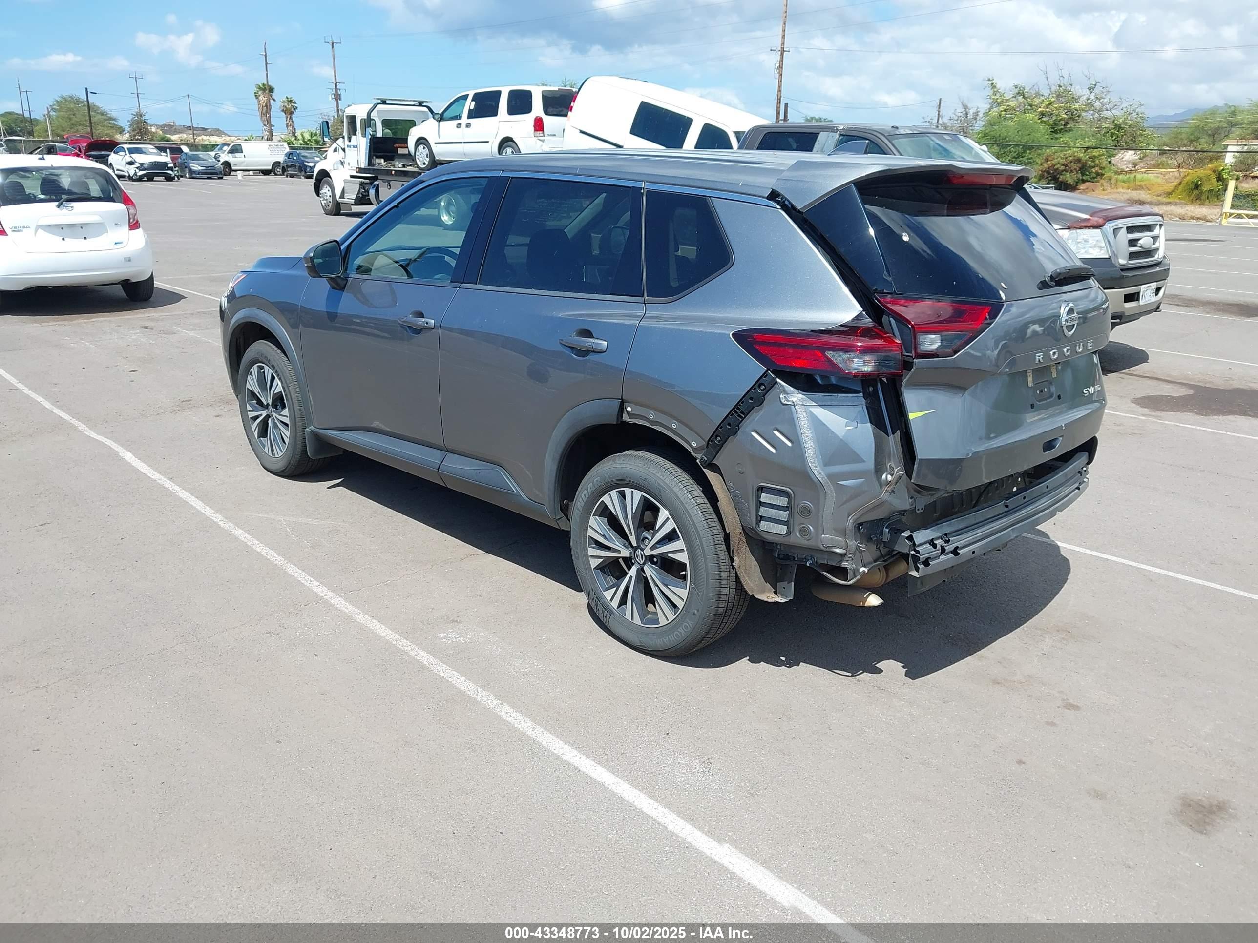 NISSAN ROGUE image 3