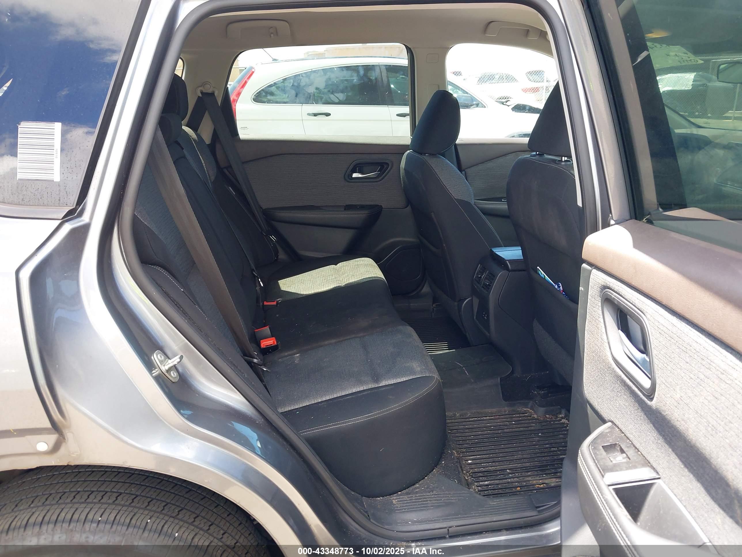 NISSAN ROGUE image 8