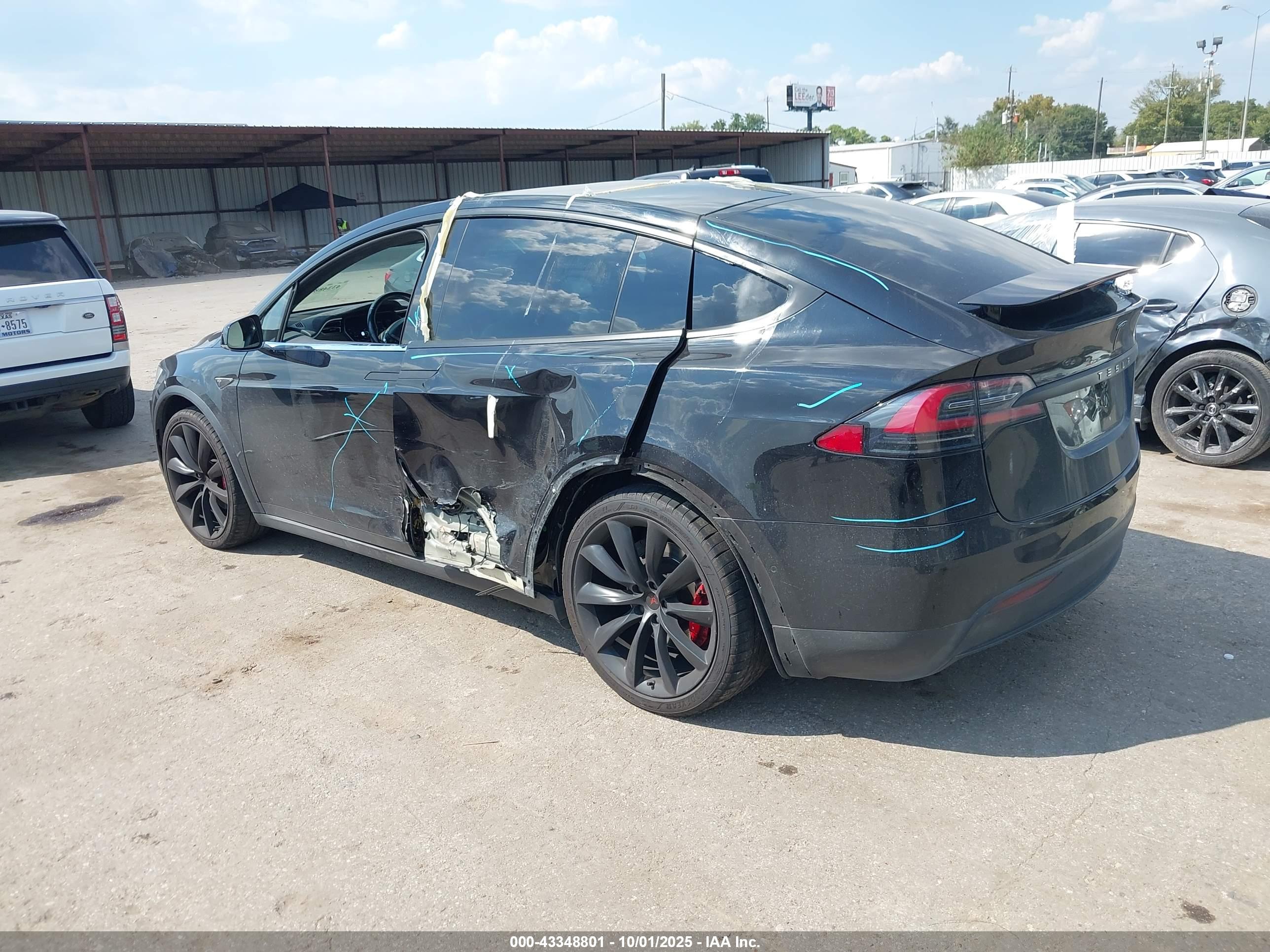 TESLA MODEL image 3