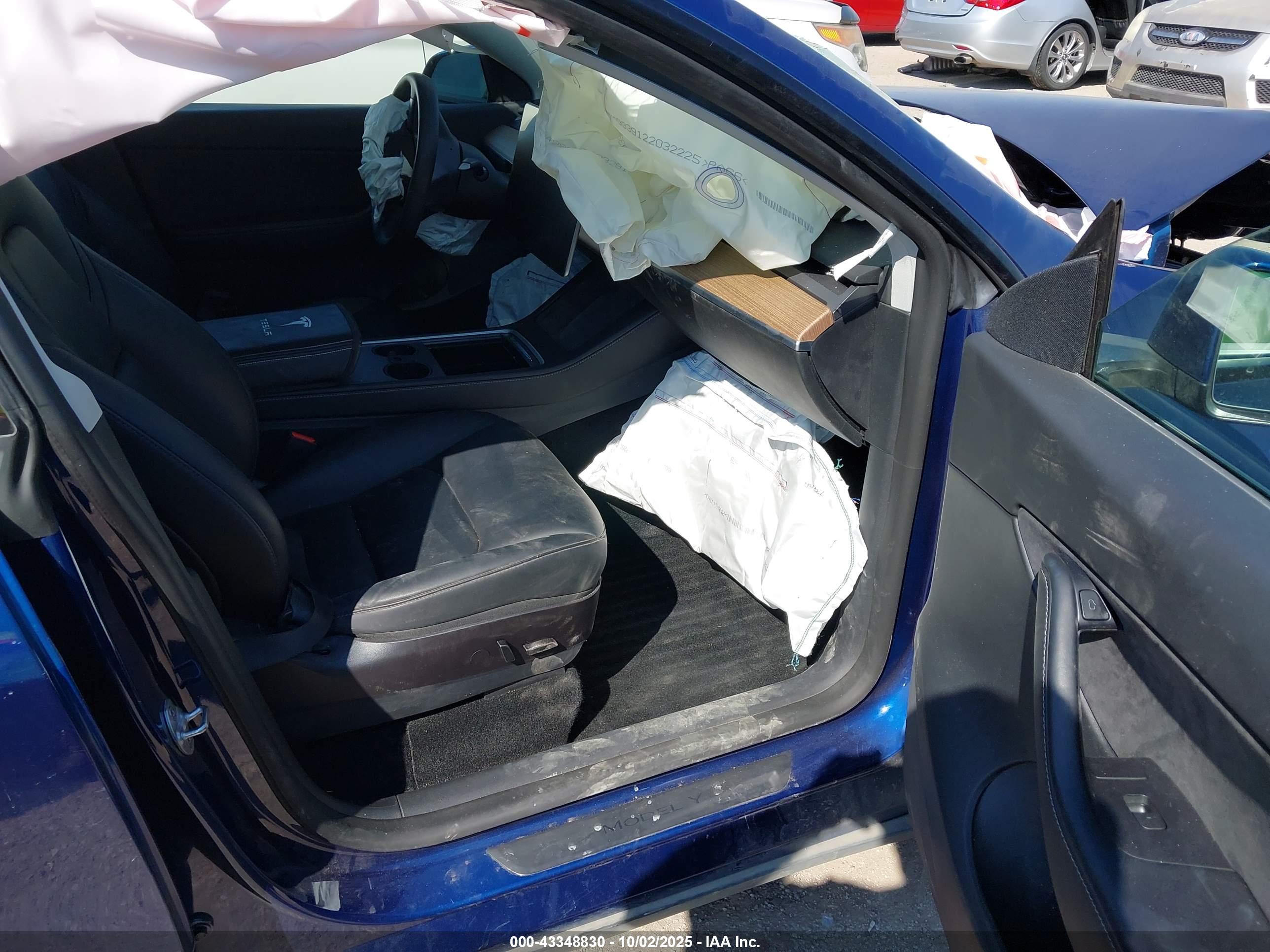 TESLA MODEL image 5