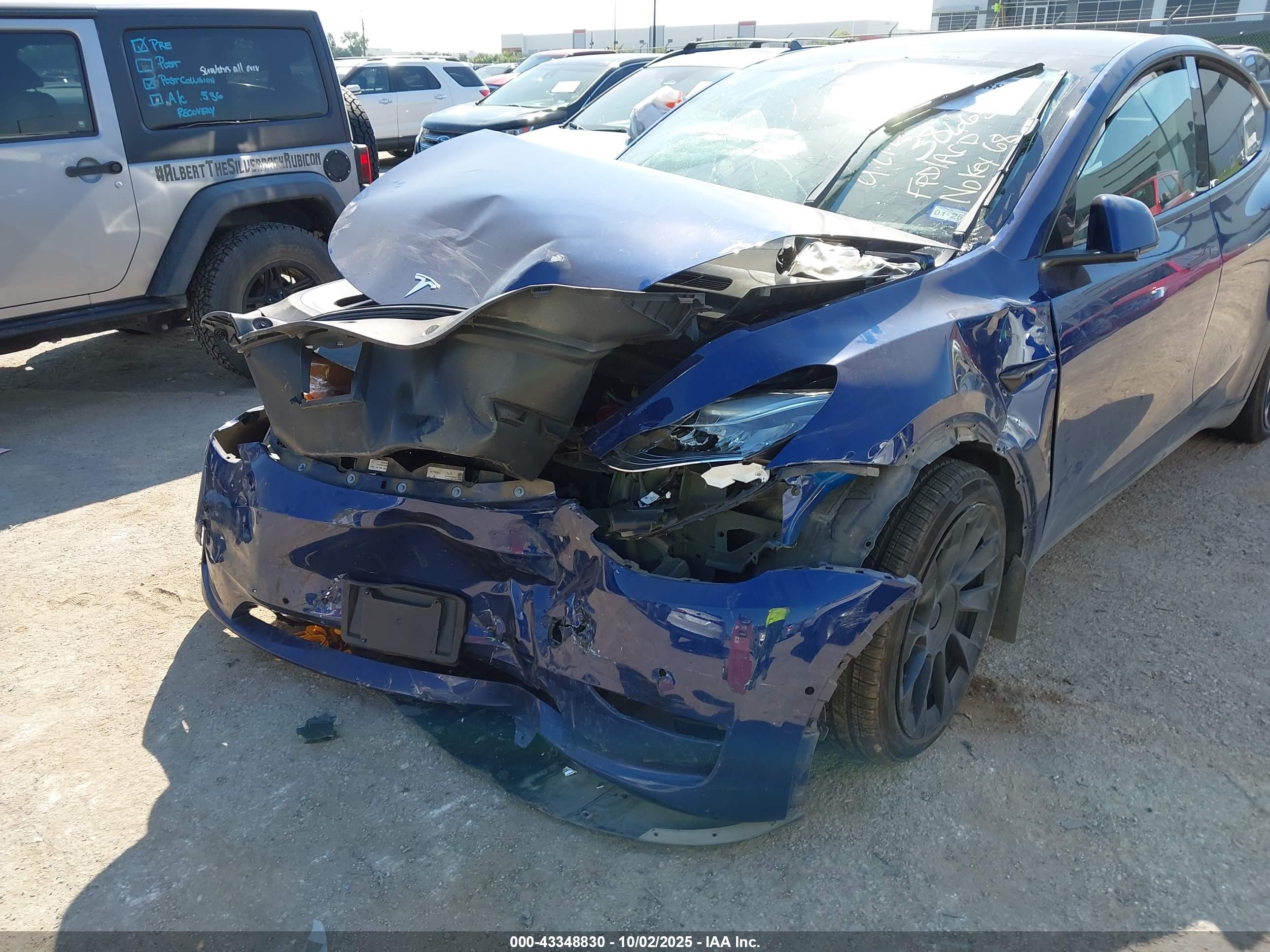 TESLA MODEL image 6