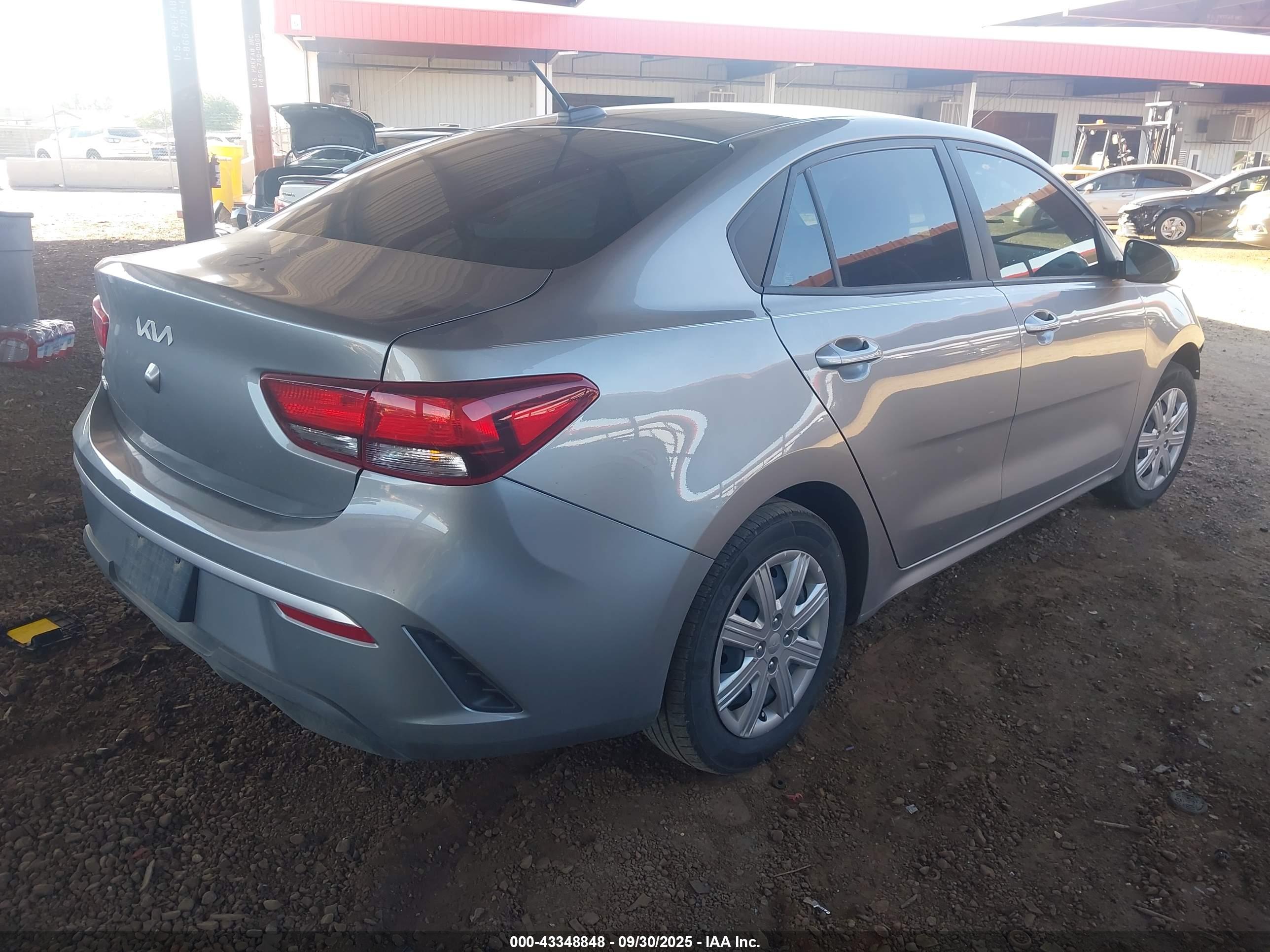 KIA RIO image 4