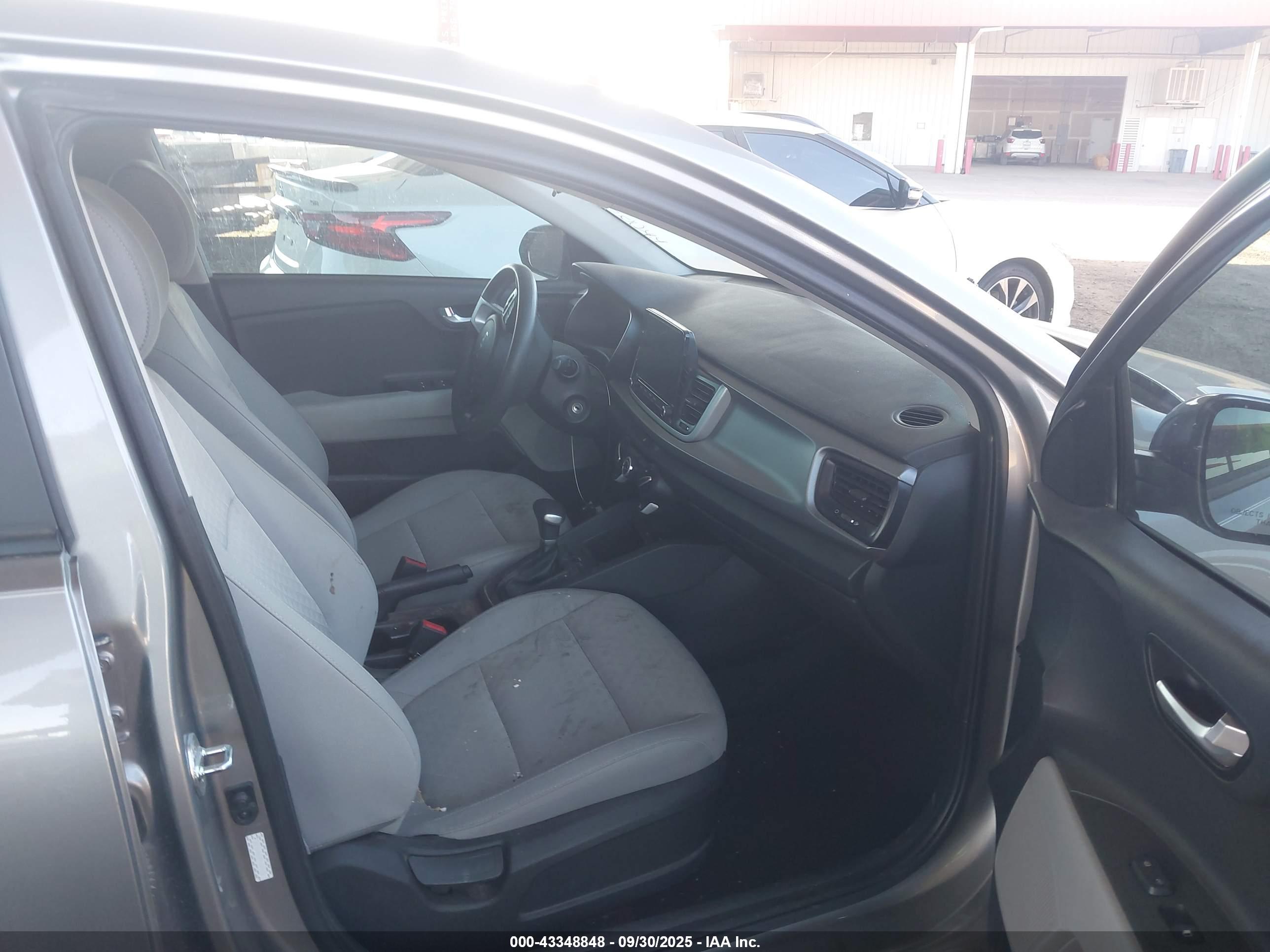 KIA RIO image 5