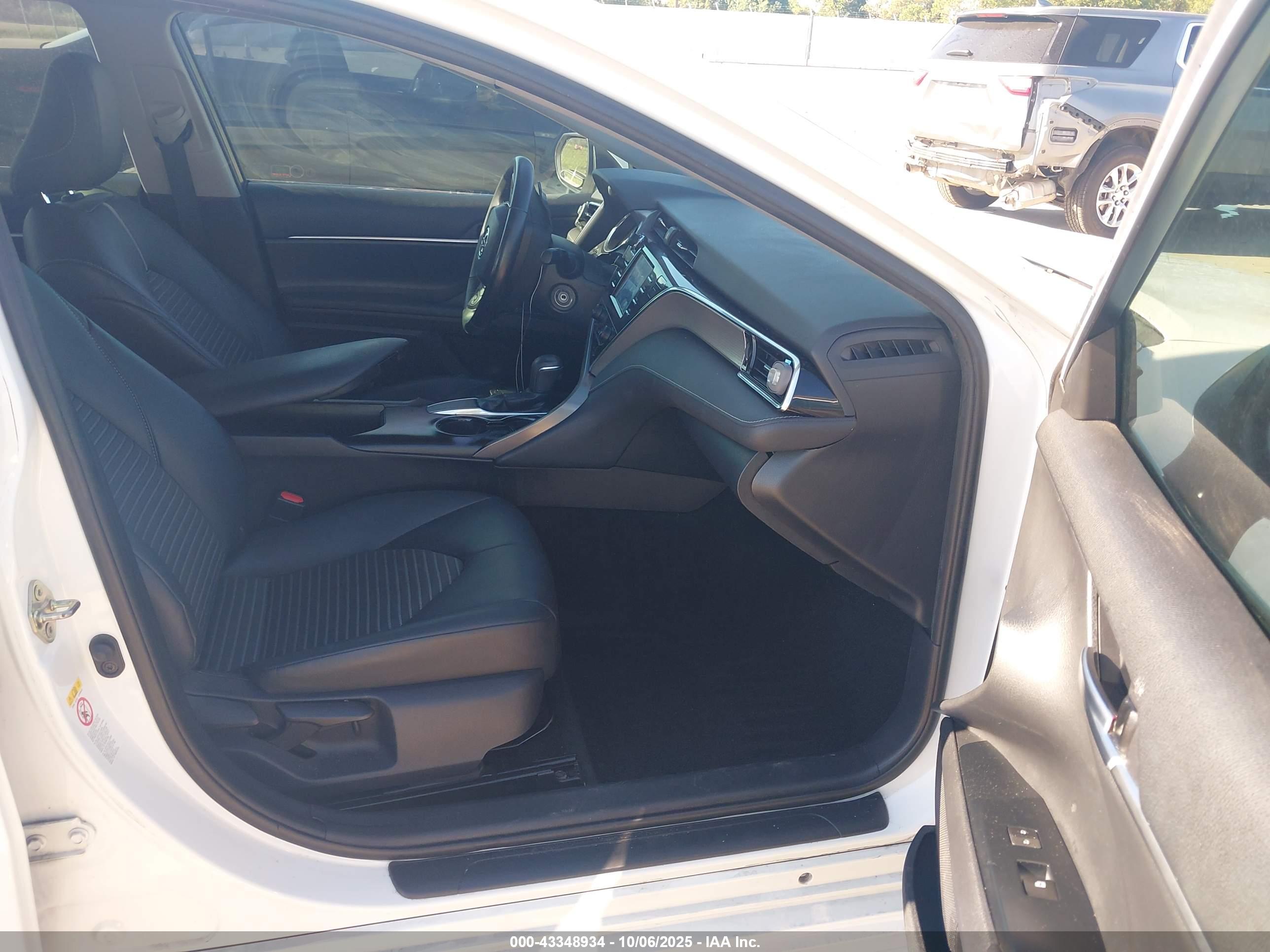 TOYOTA CAMRY image 5