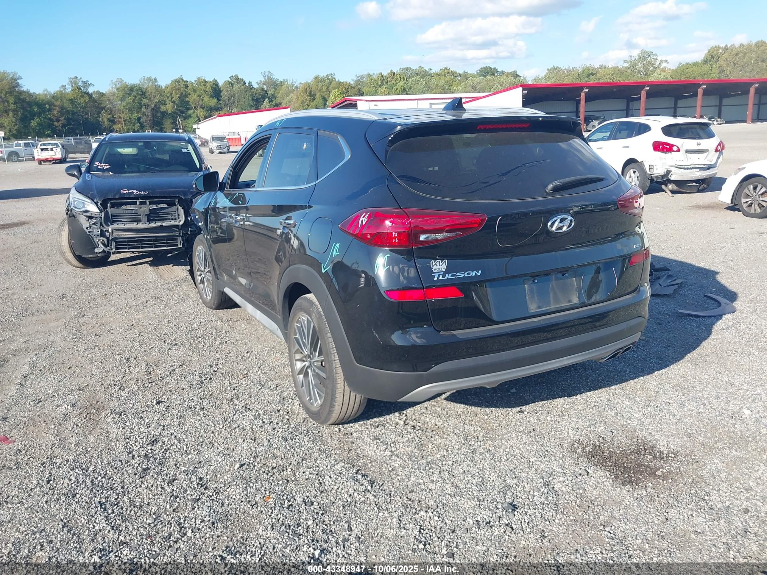 HYUNDAI TUCSON image 3