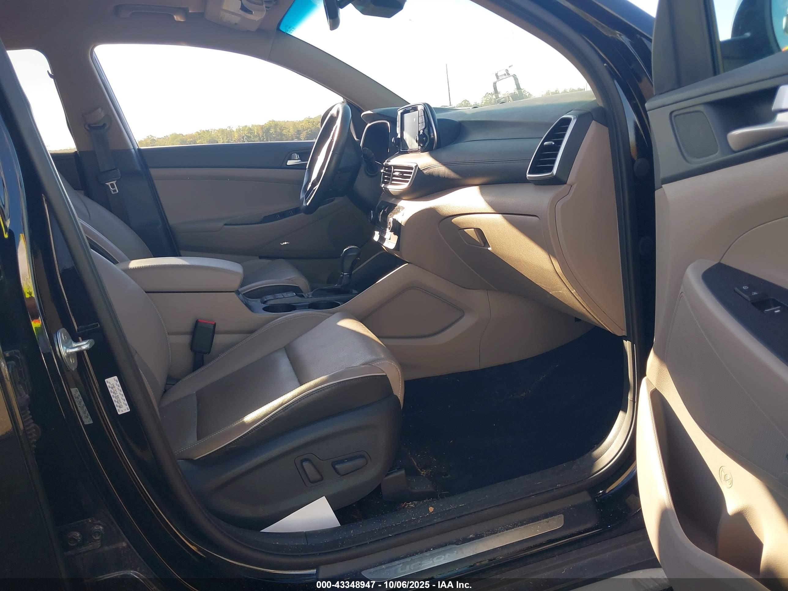 HYUNDAI TUCSON image 5