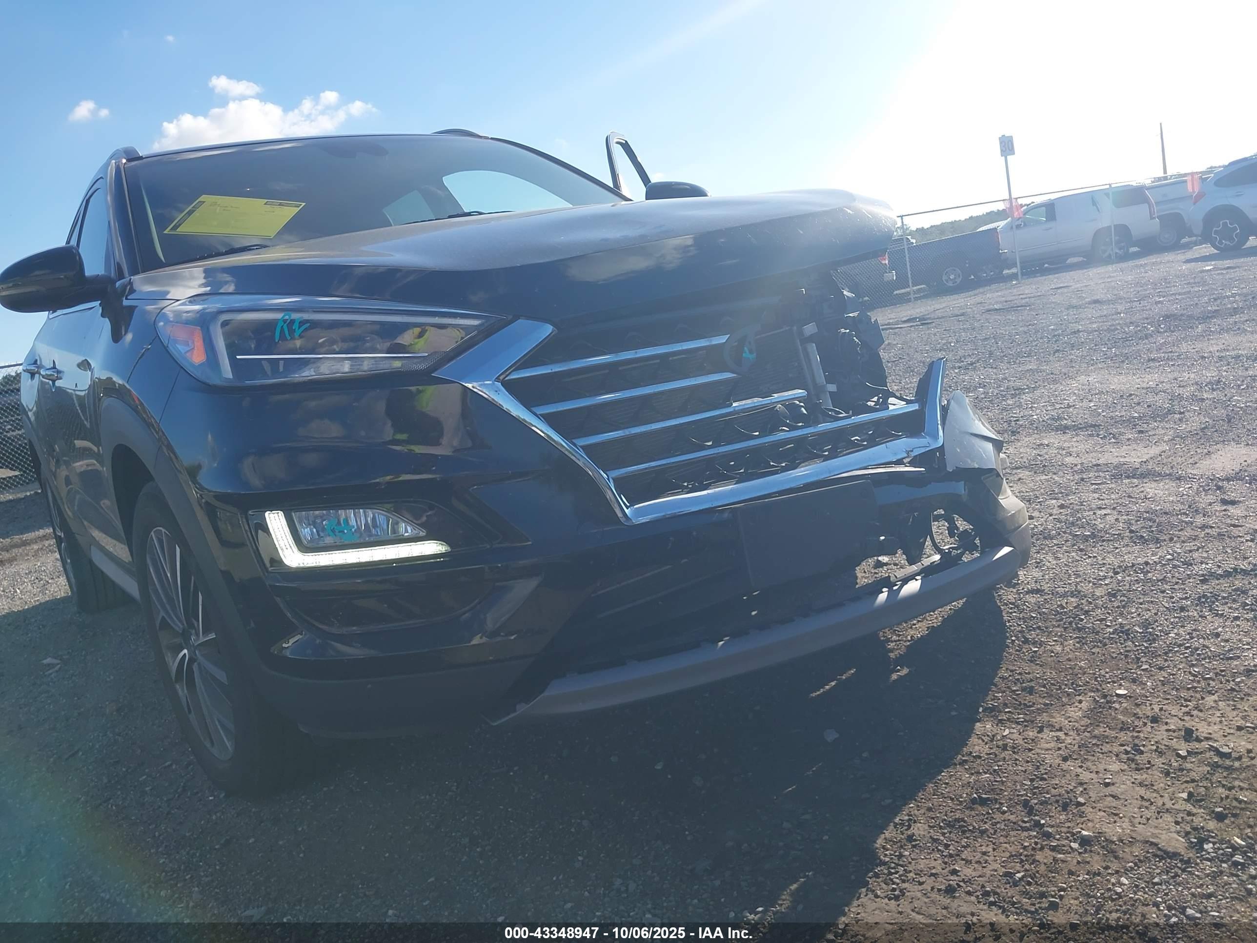 HYUNDAI TUCSON image 6