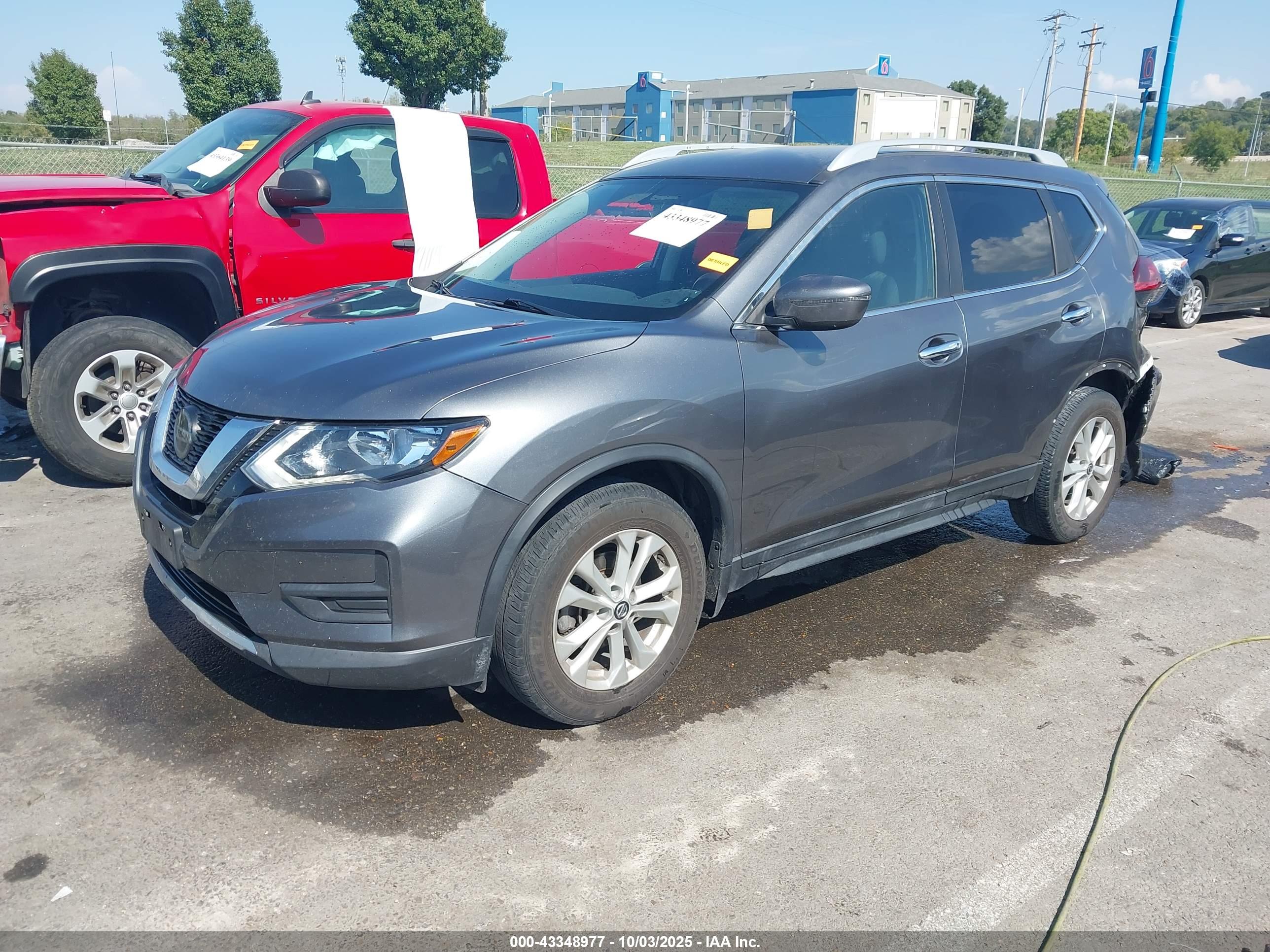 NISSAN ROGUE image 2