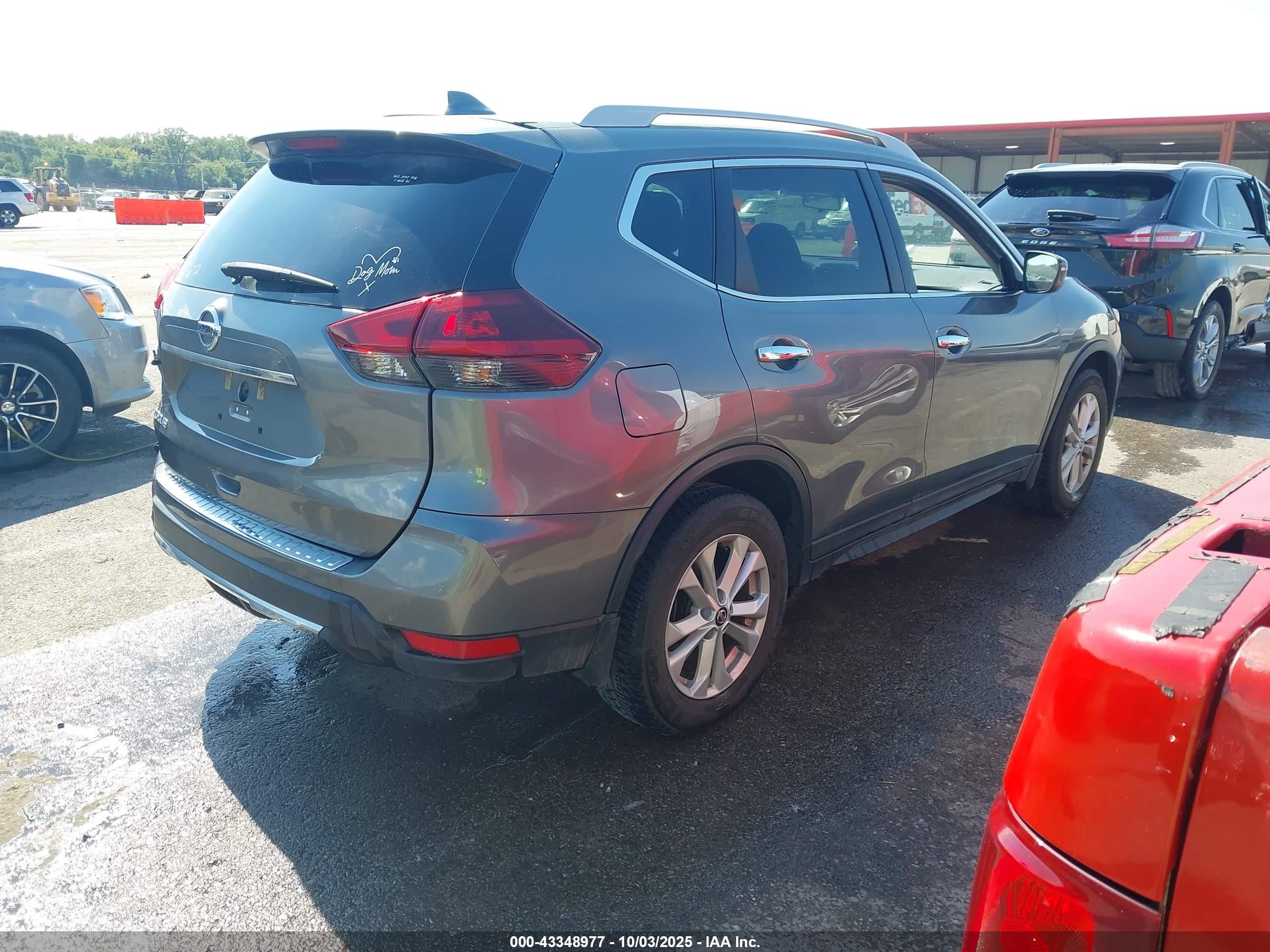 NISSAN ROGUE image 4