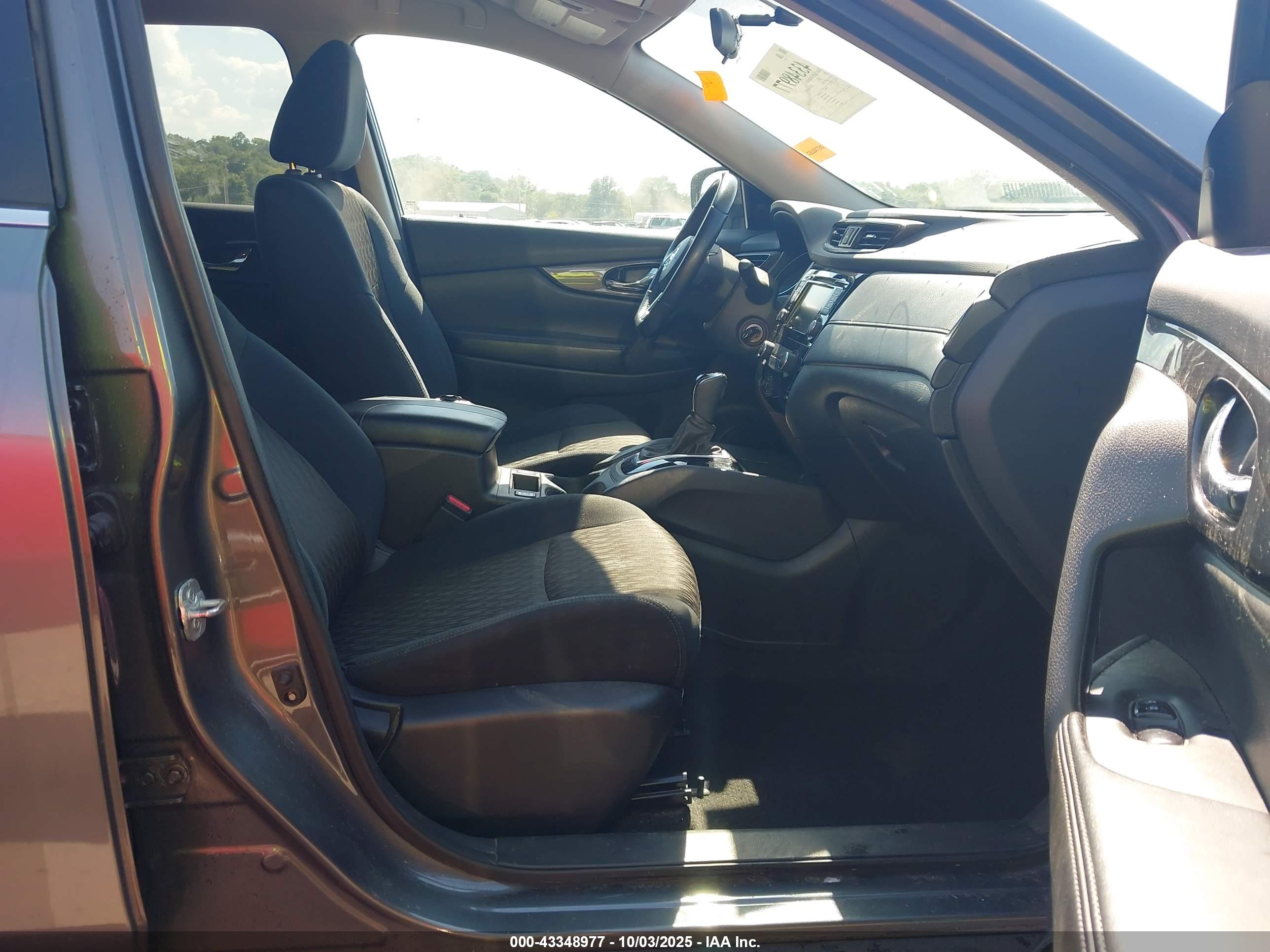 NISSAN ROGUE image 5