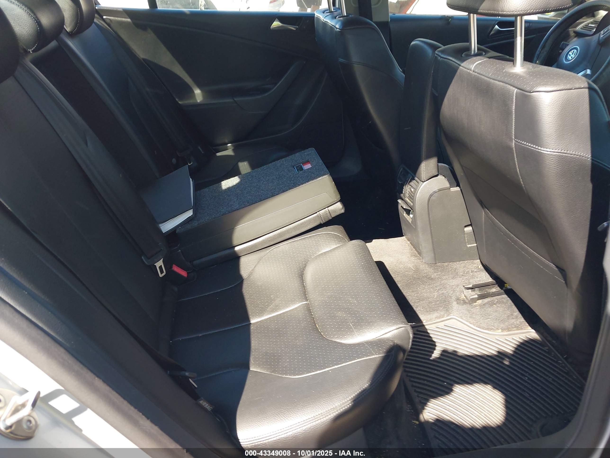 VOLKSWAGEN PASSAT image 8