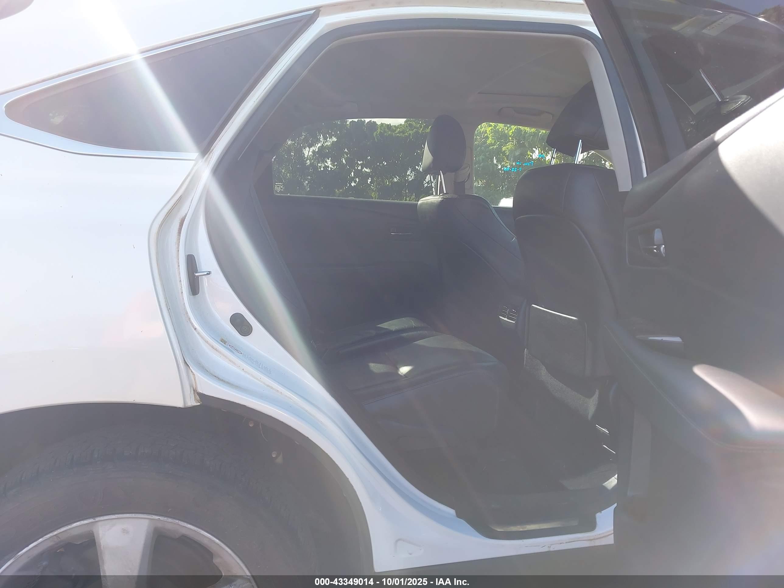 LEXUS RX image 8