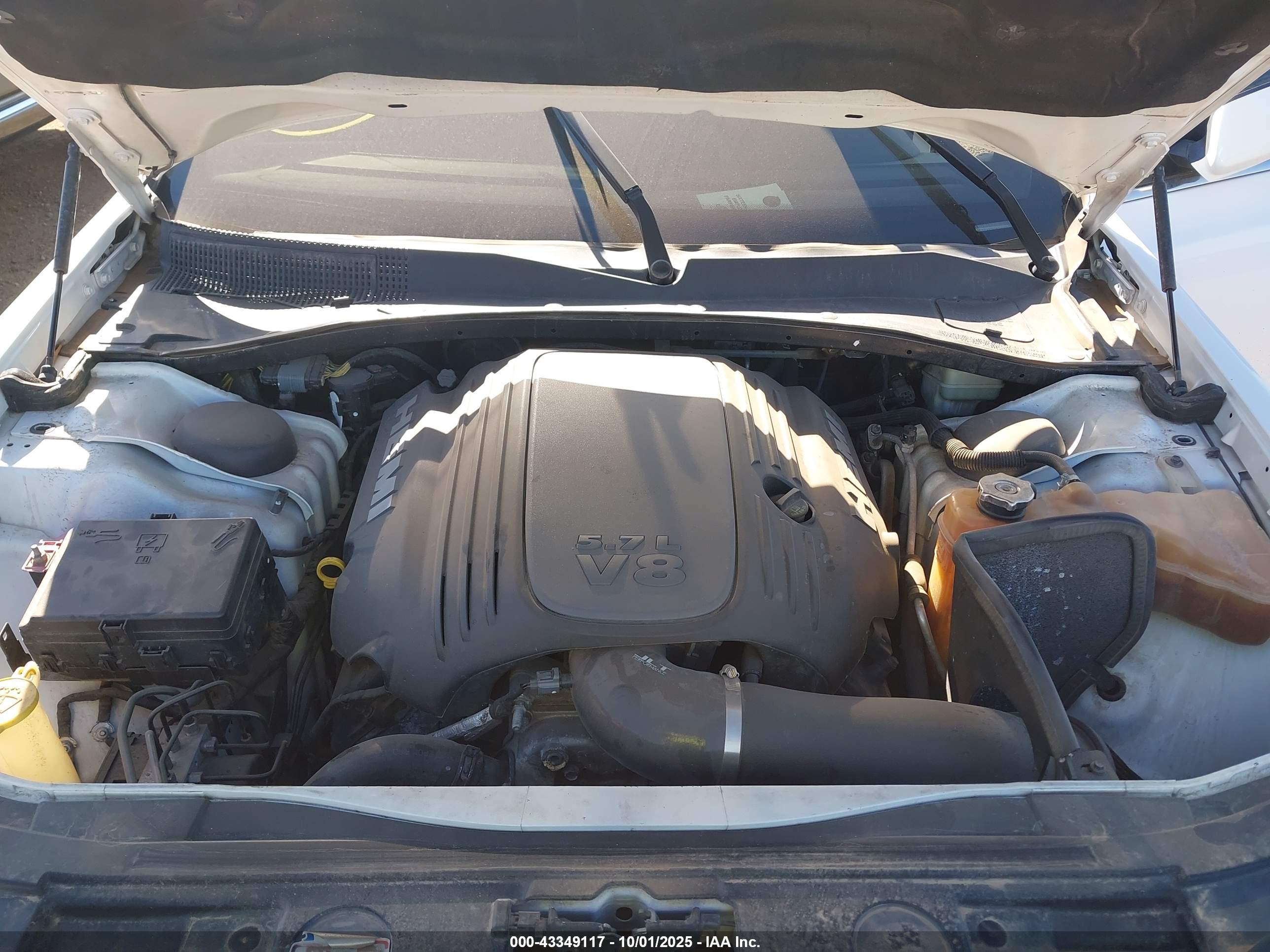 CHRYSLER 300 image 10