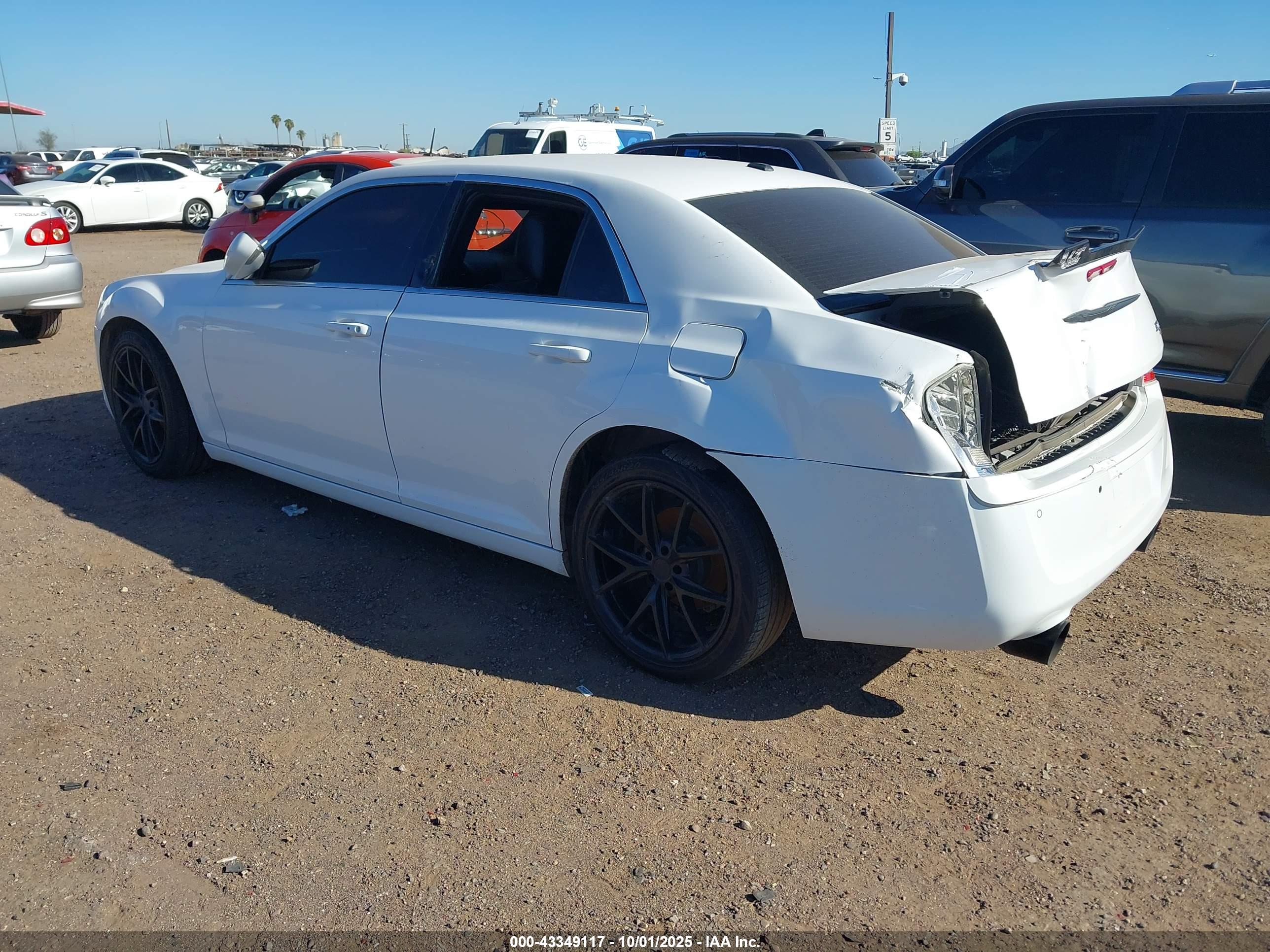 CHRYSLER 300 image 3