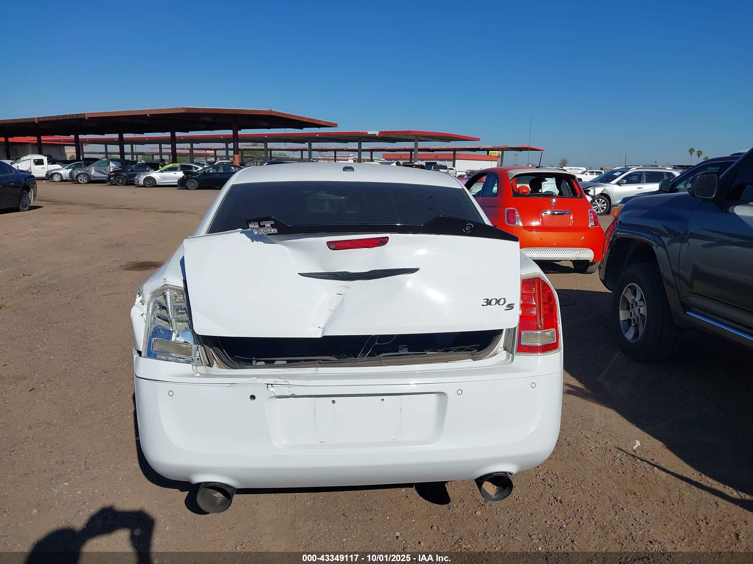 CHRYSLER 300 image 6