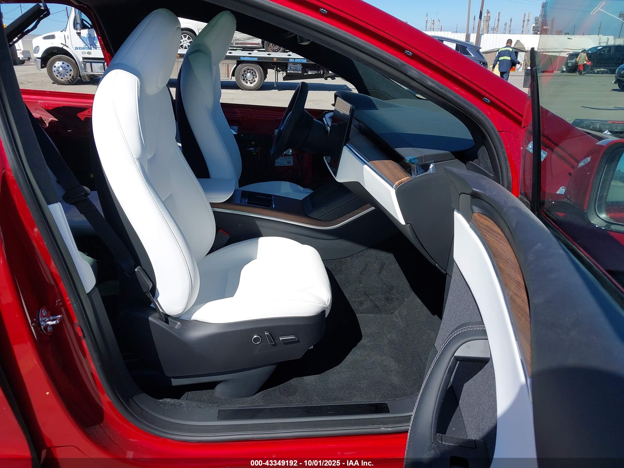 TESLA MODEL image 5