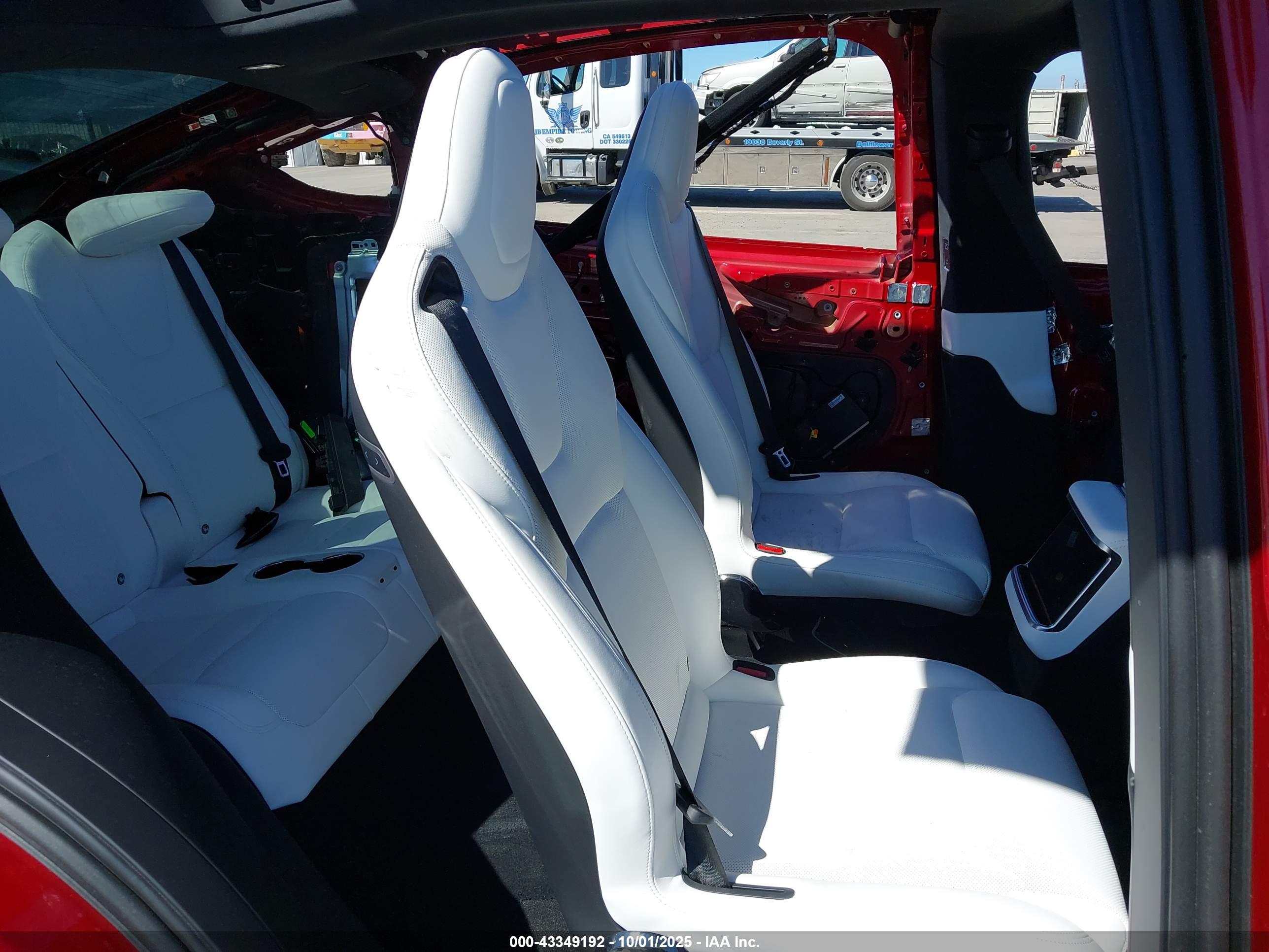 TESLA MODEL image 8