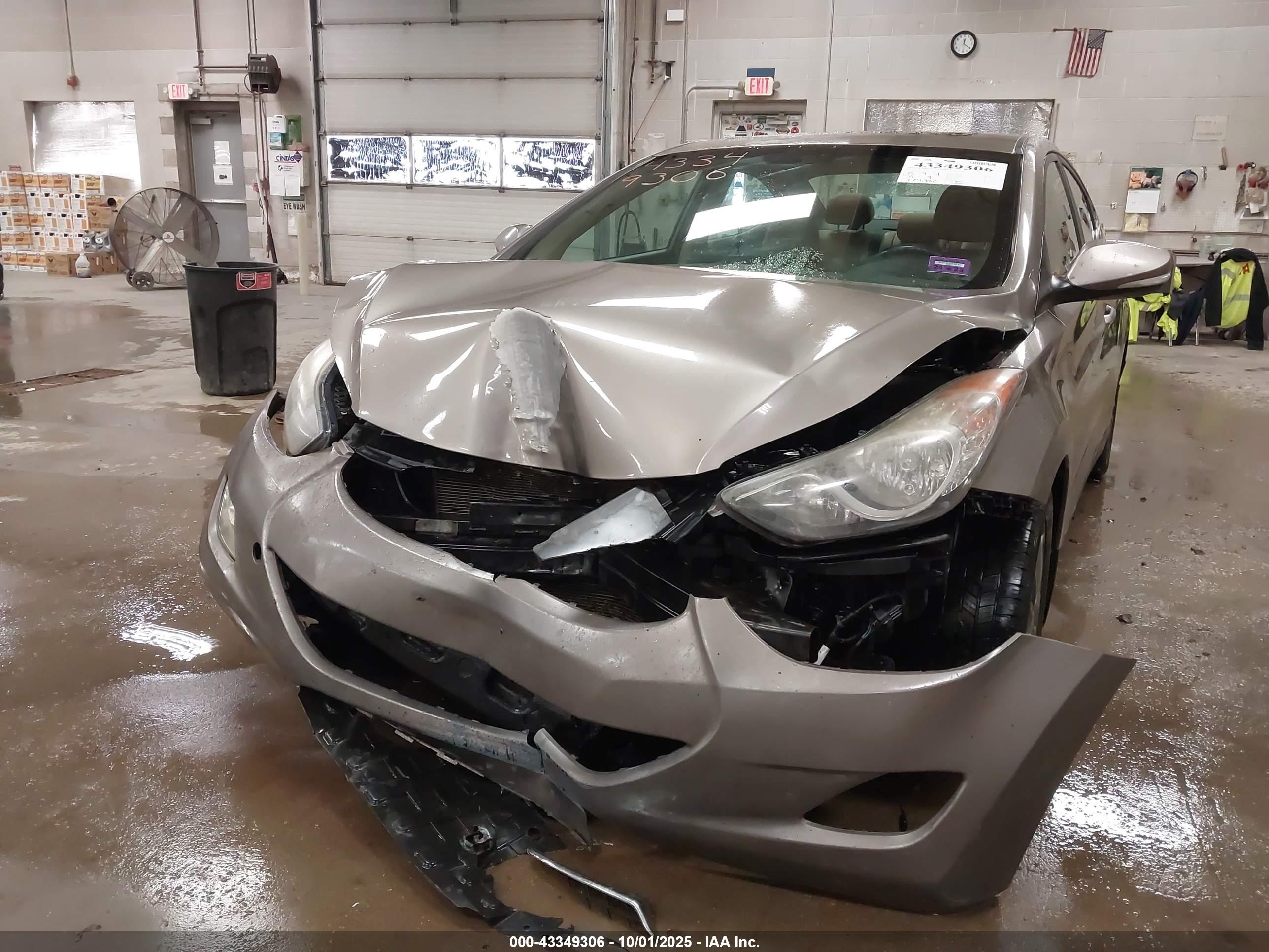HYUNDAI ELANTRA image 6