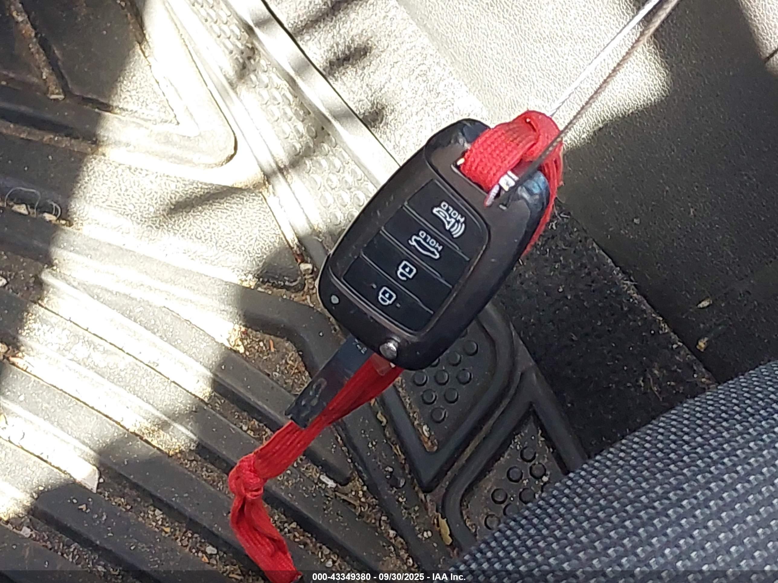 HYUNDAI ACCENT image 11