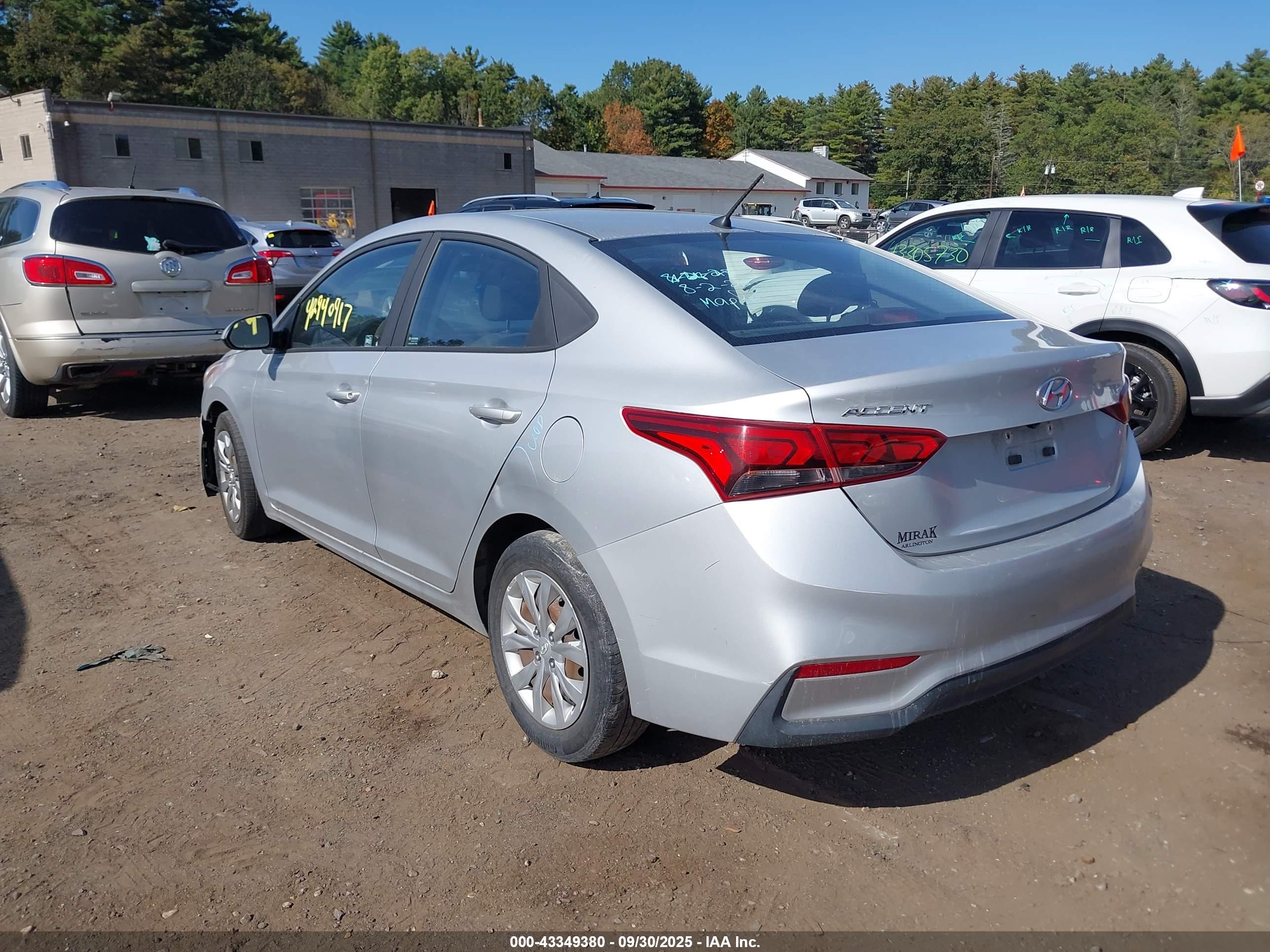 HYUNDAI ACCENT image 3