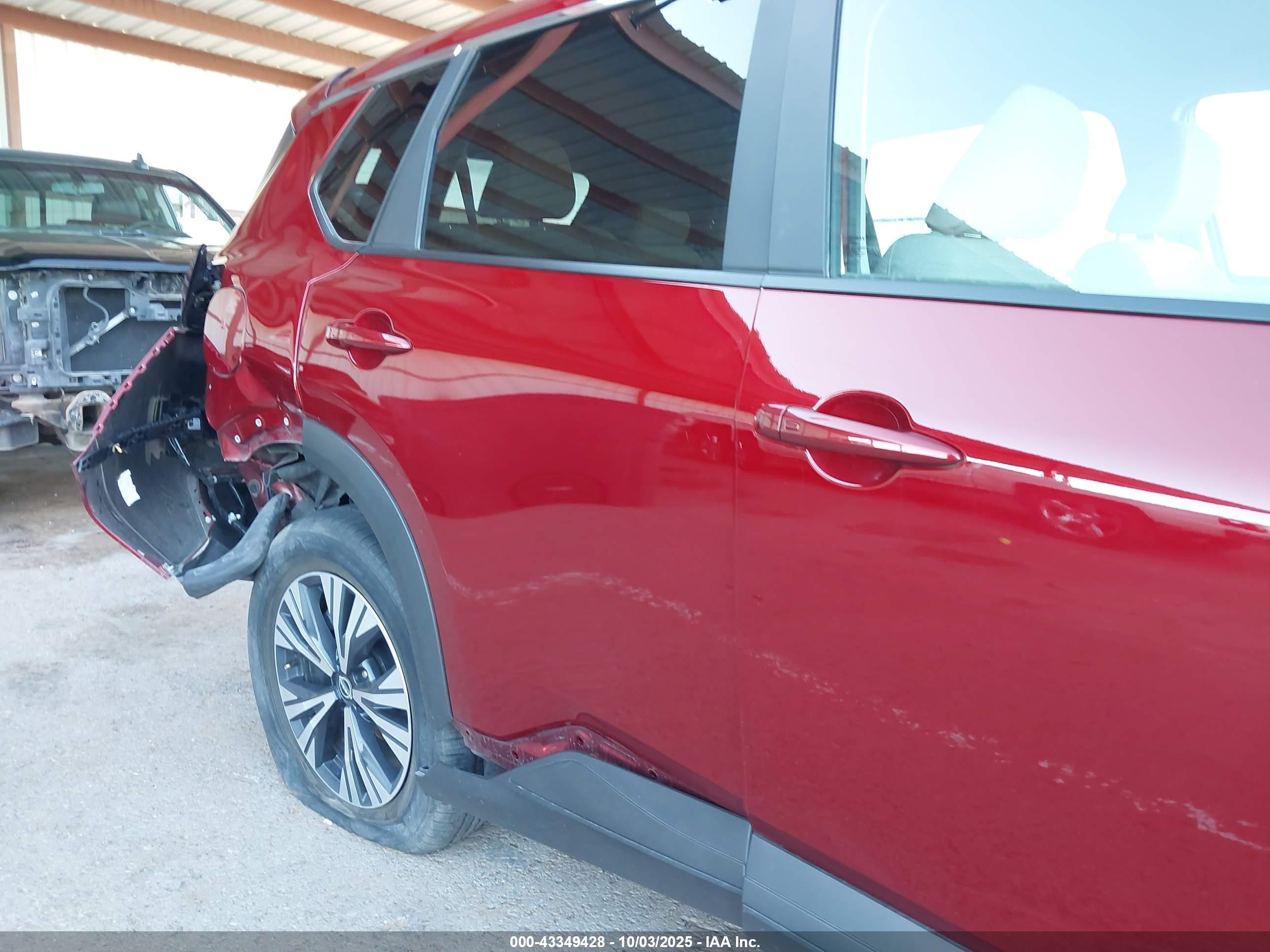 NISSAN ROGUE image 6