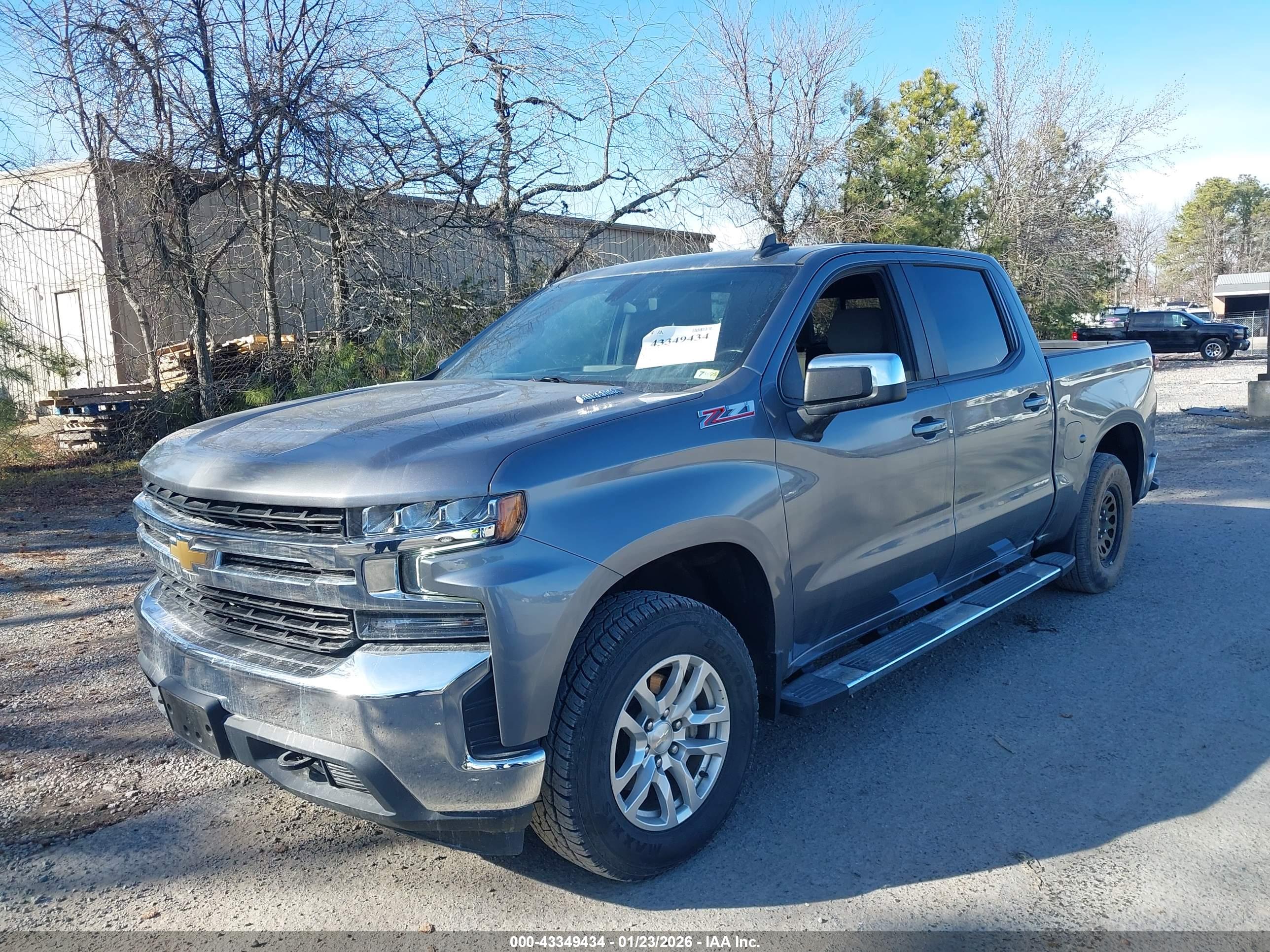 CHEVROLET SILVERADO image 2