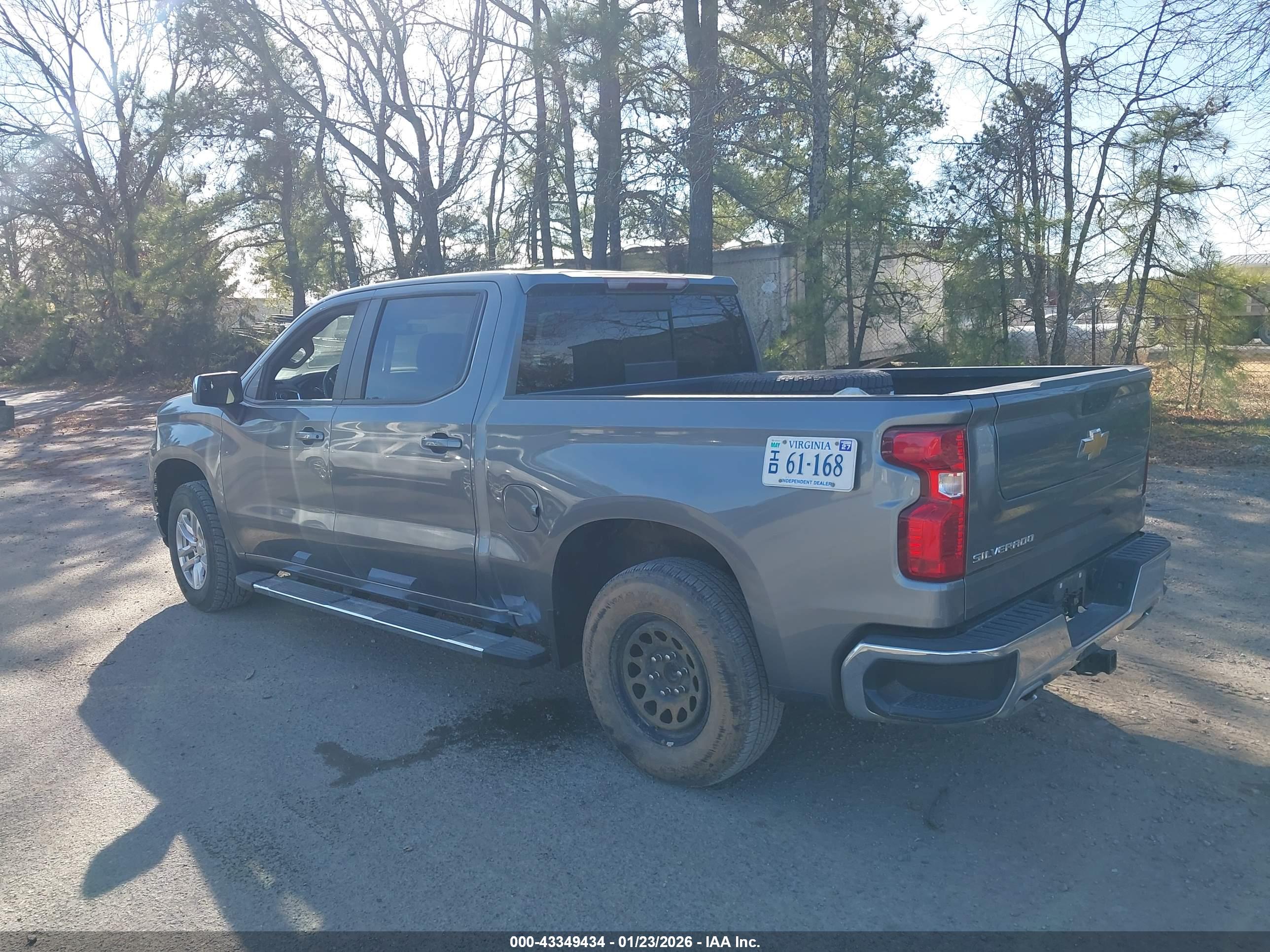 CHEVROLET SILVERADO image 3