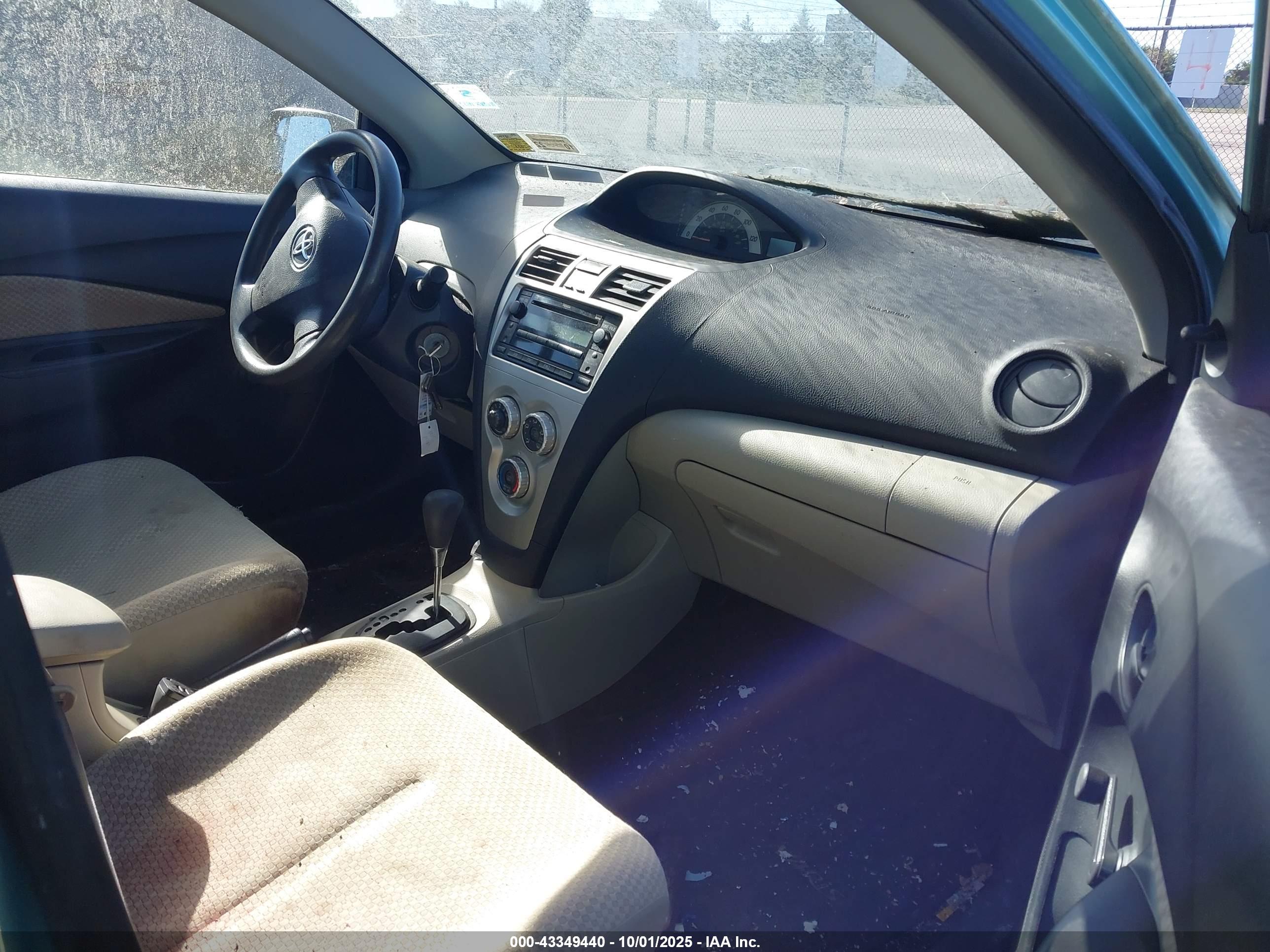 TOYOTA YARIS image 5