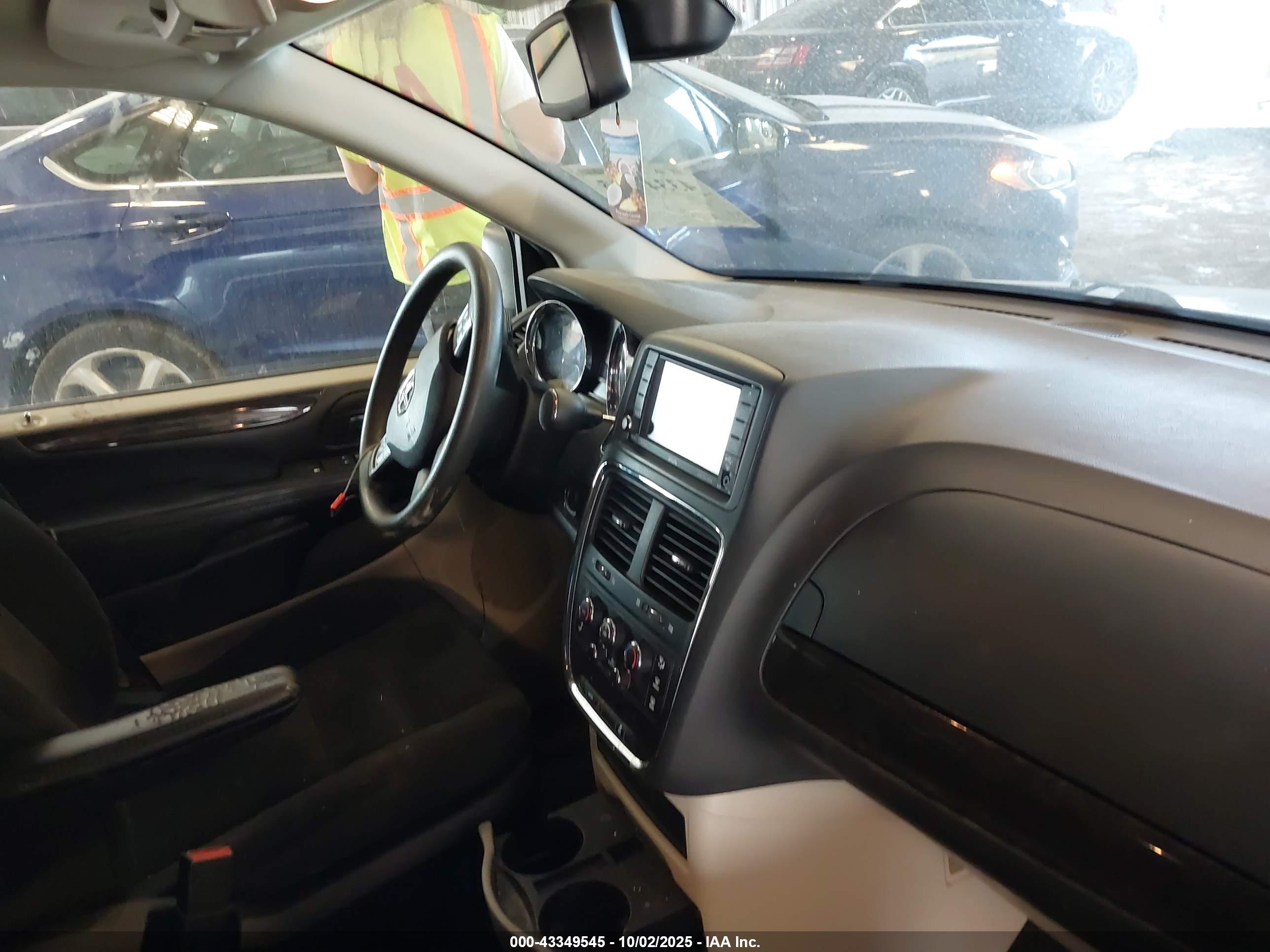 DODGE GRAND image 5
