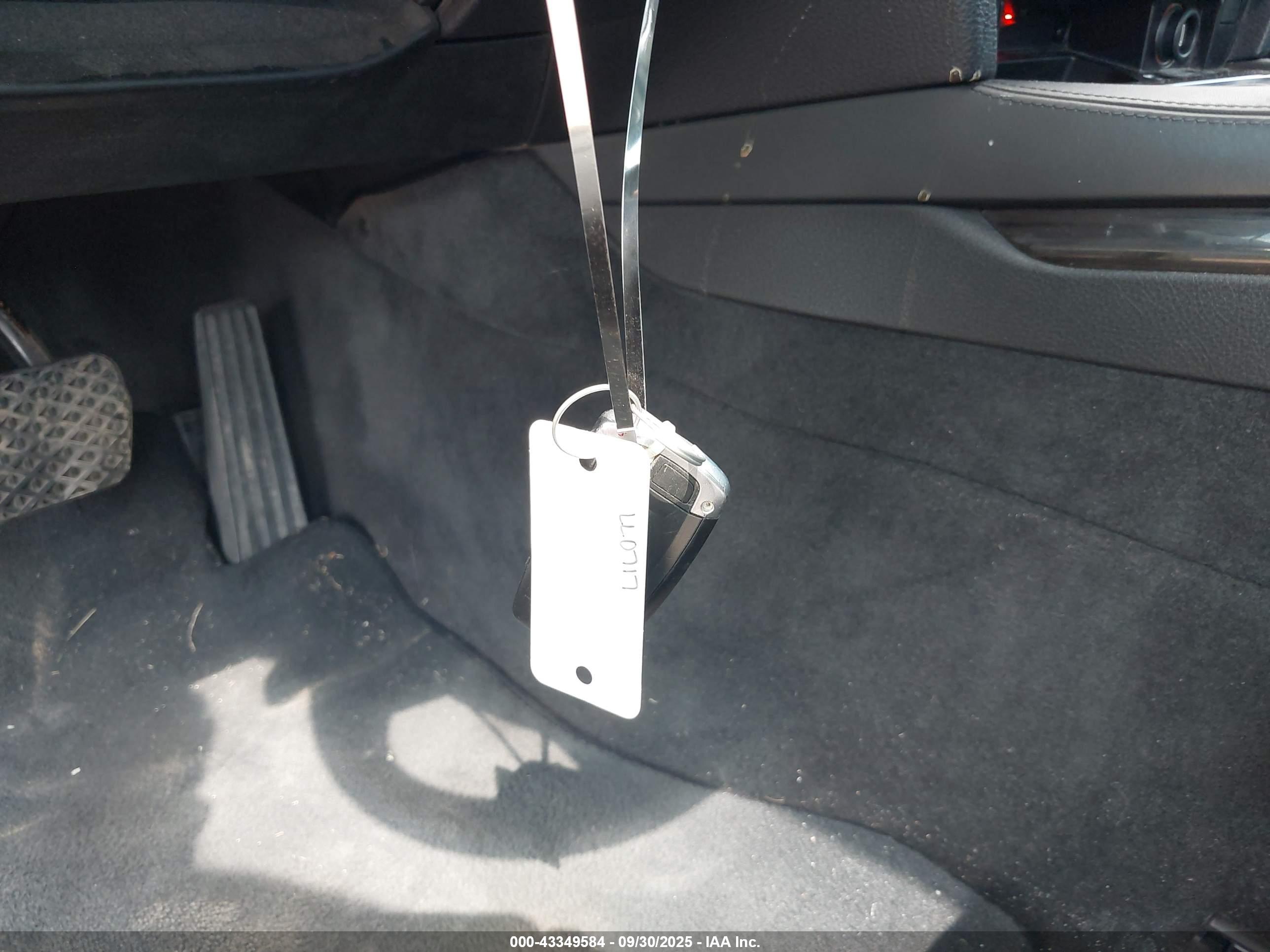 BMW 750I image 11