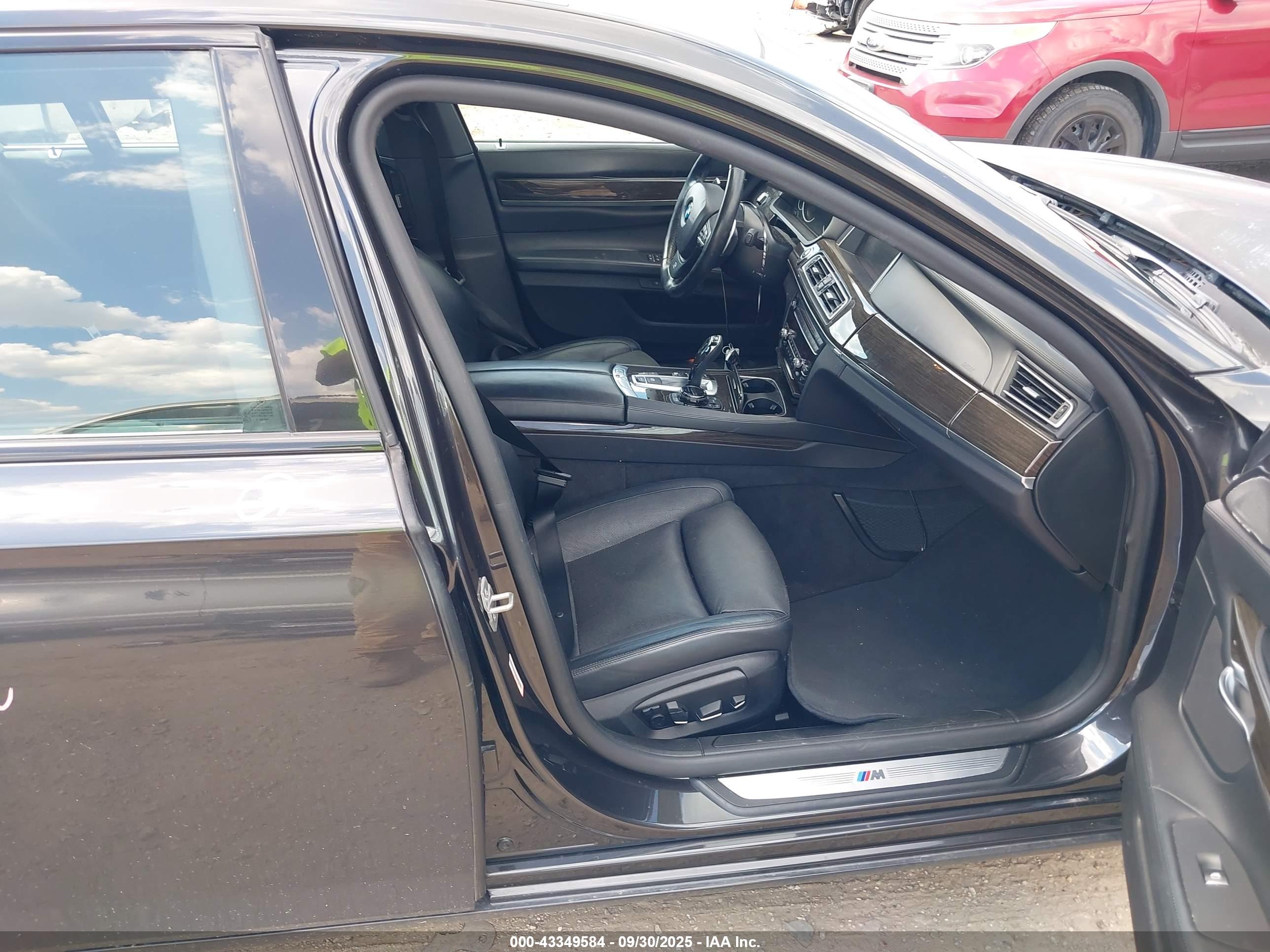 BMW 750I image 5
