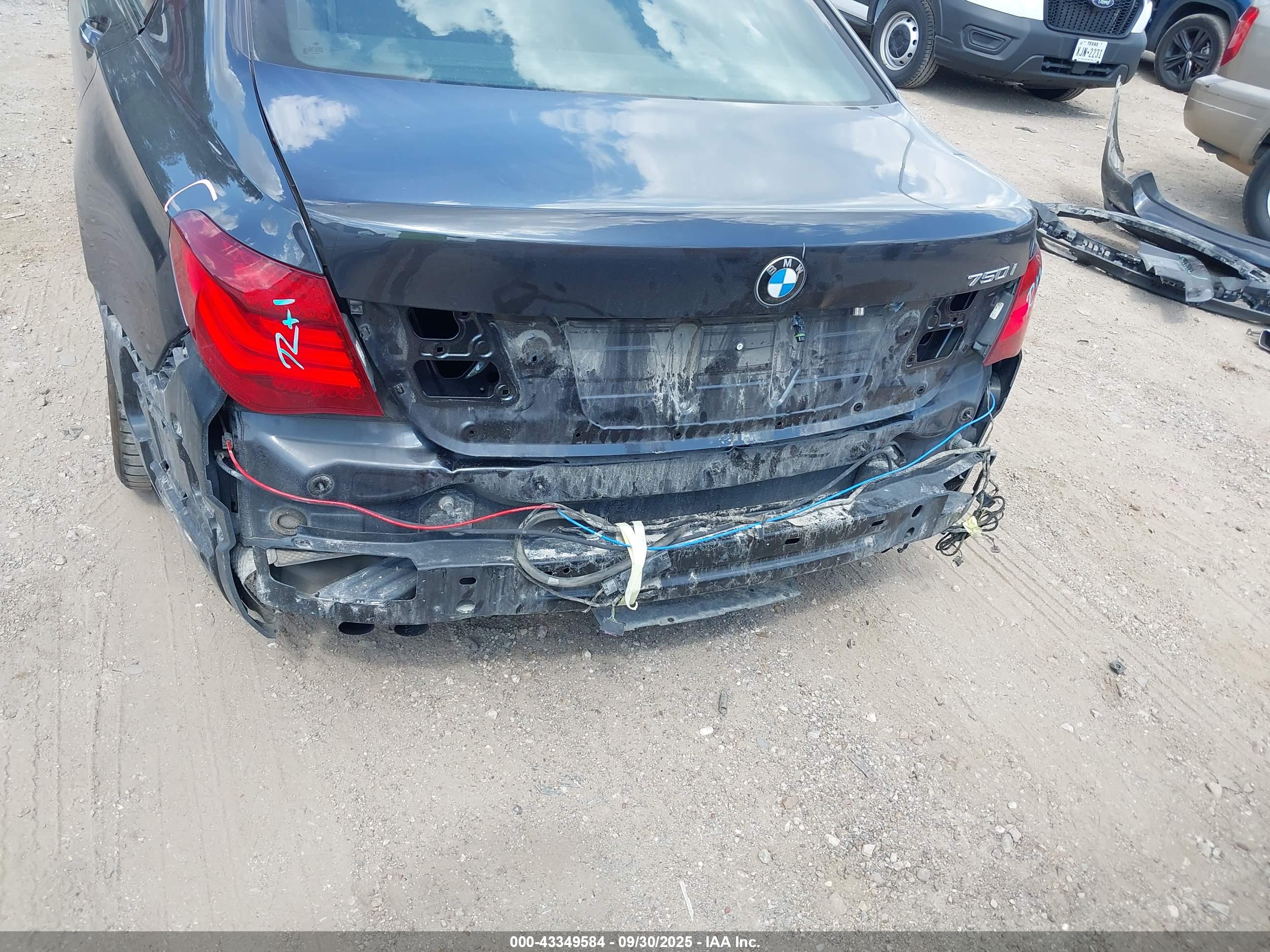 BMW 750I image 6
