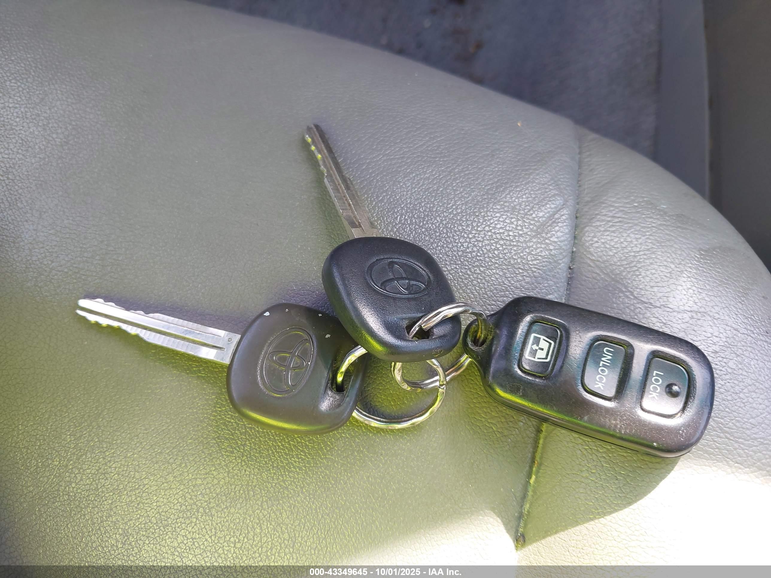 TOYOTA 4RUNNER image 11
