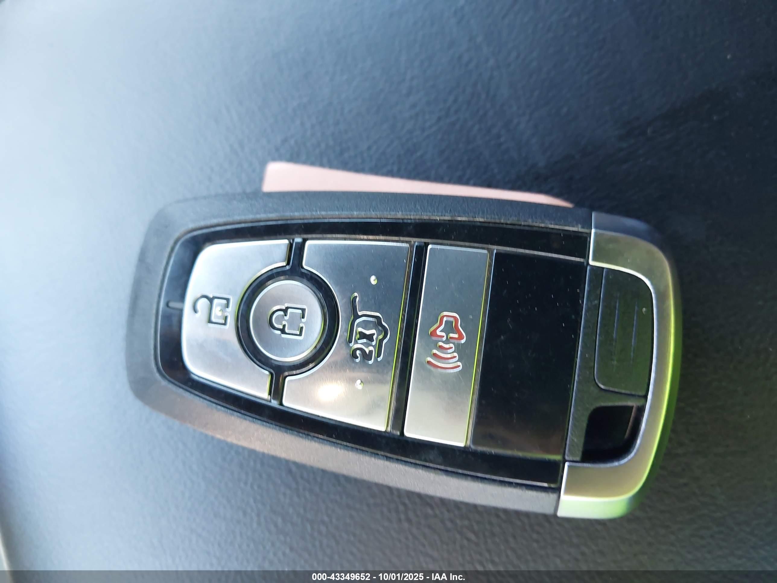 FORD EXPLORER image 11