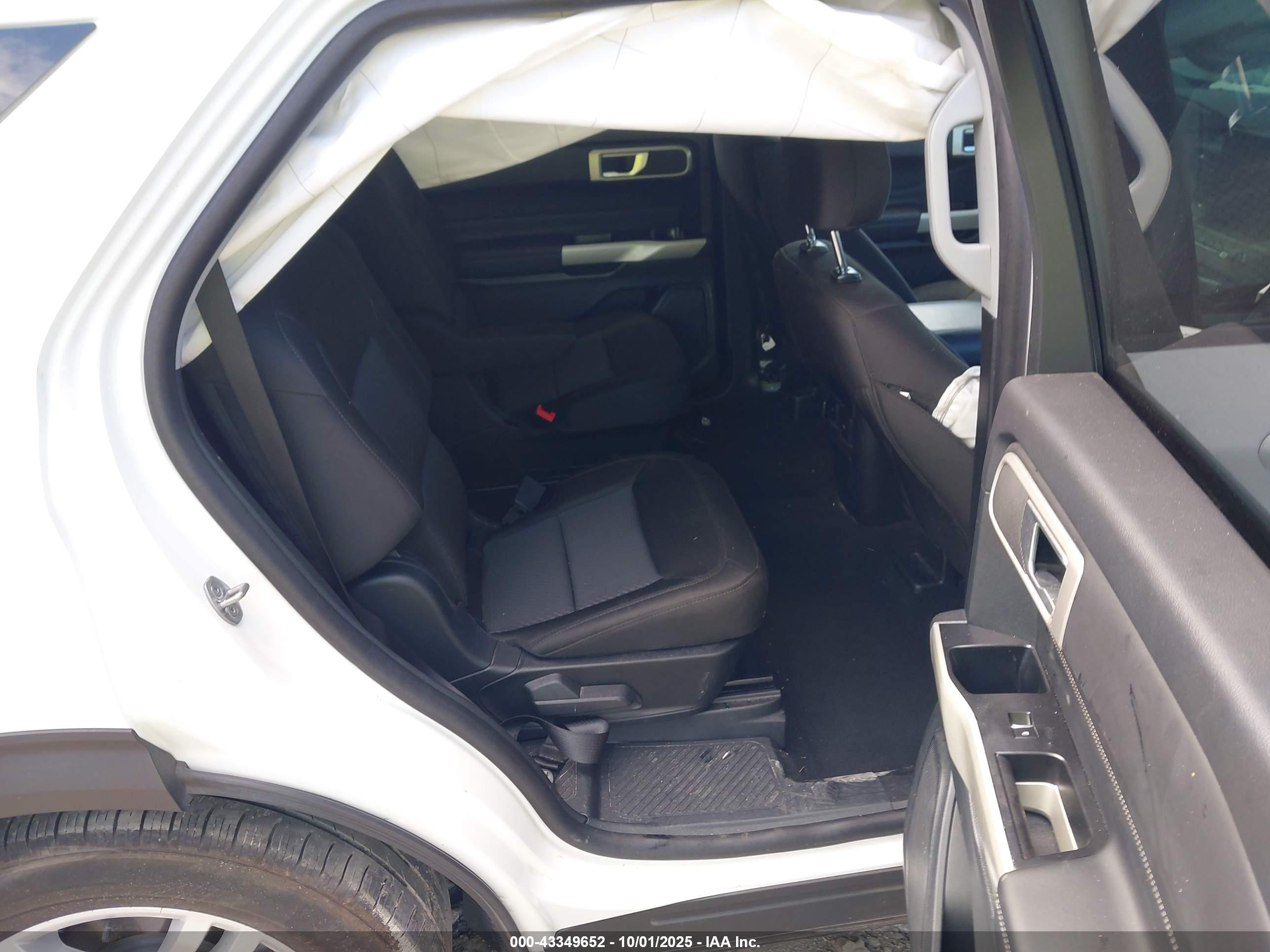 FORD EXPLORER image 8